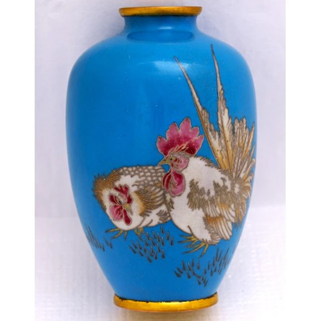 A JAPANESE CLOISONNÉ ENAMEL VASE MEIJI PERIOD (1868-1912) d...