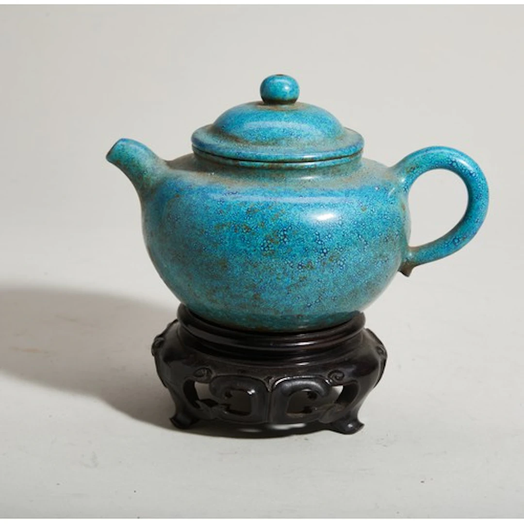 A 'ROBIN'S EGG'-GLAZED TEAPOT LATE QING / REPUBLIC PERIOD 炉均...