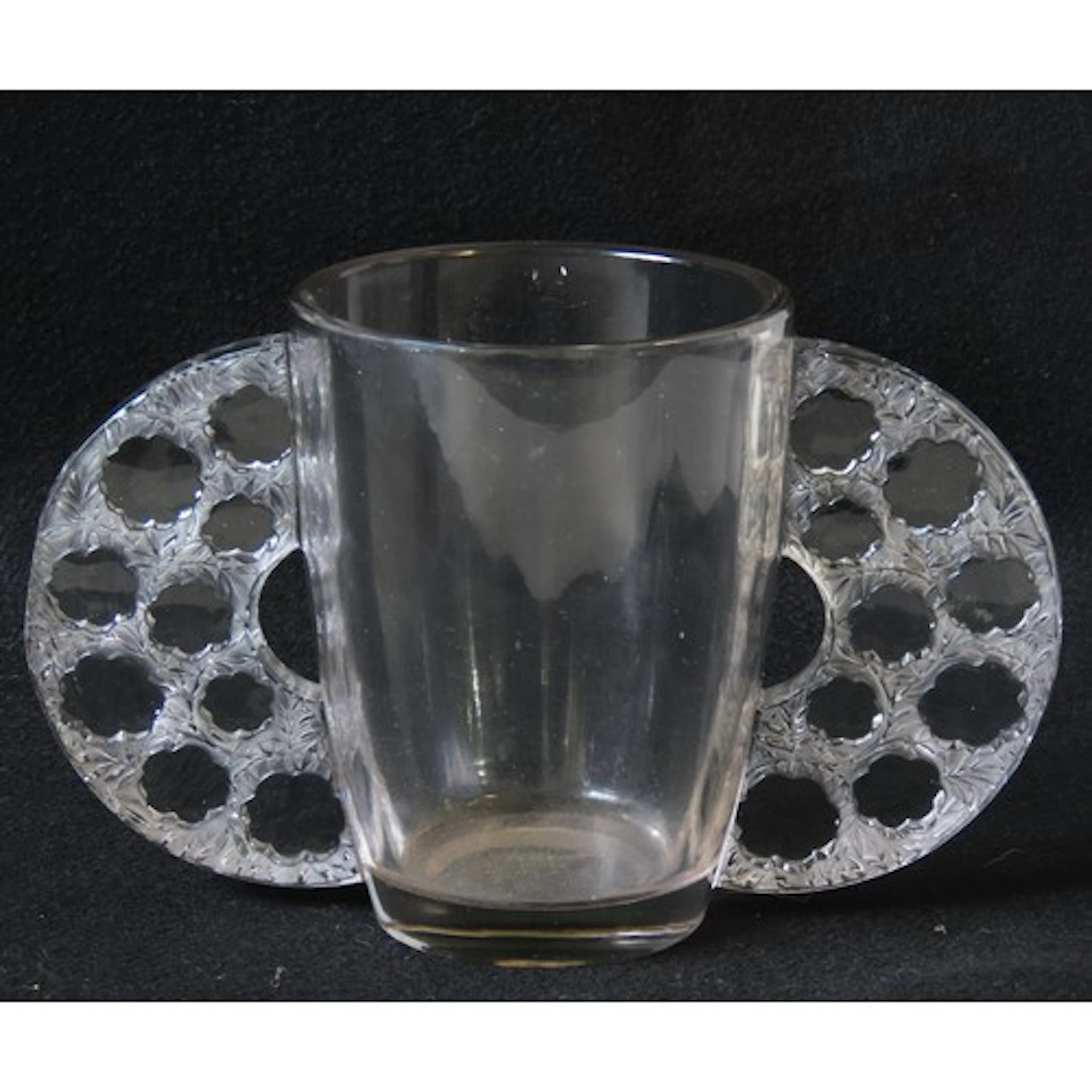 A RENE LALIQUE 'CAUDEBEC' VASE MODEL 1020 (CIRCA 1926) the c...