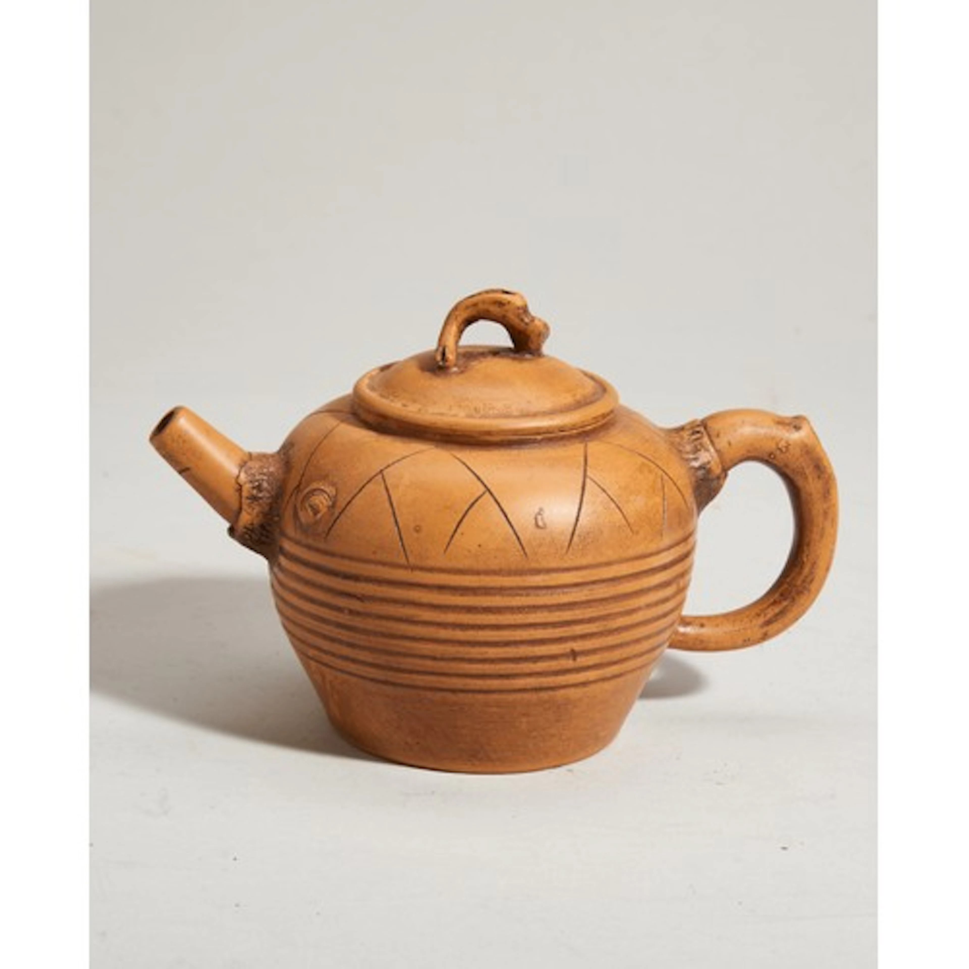 A SMALL YIXING POTTERY TEAPOT SIGNED BY CHEN ZI GUI, REPUBLI...