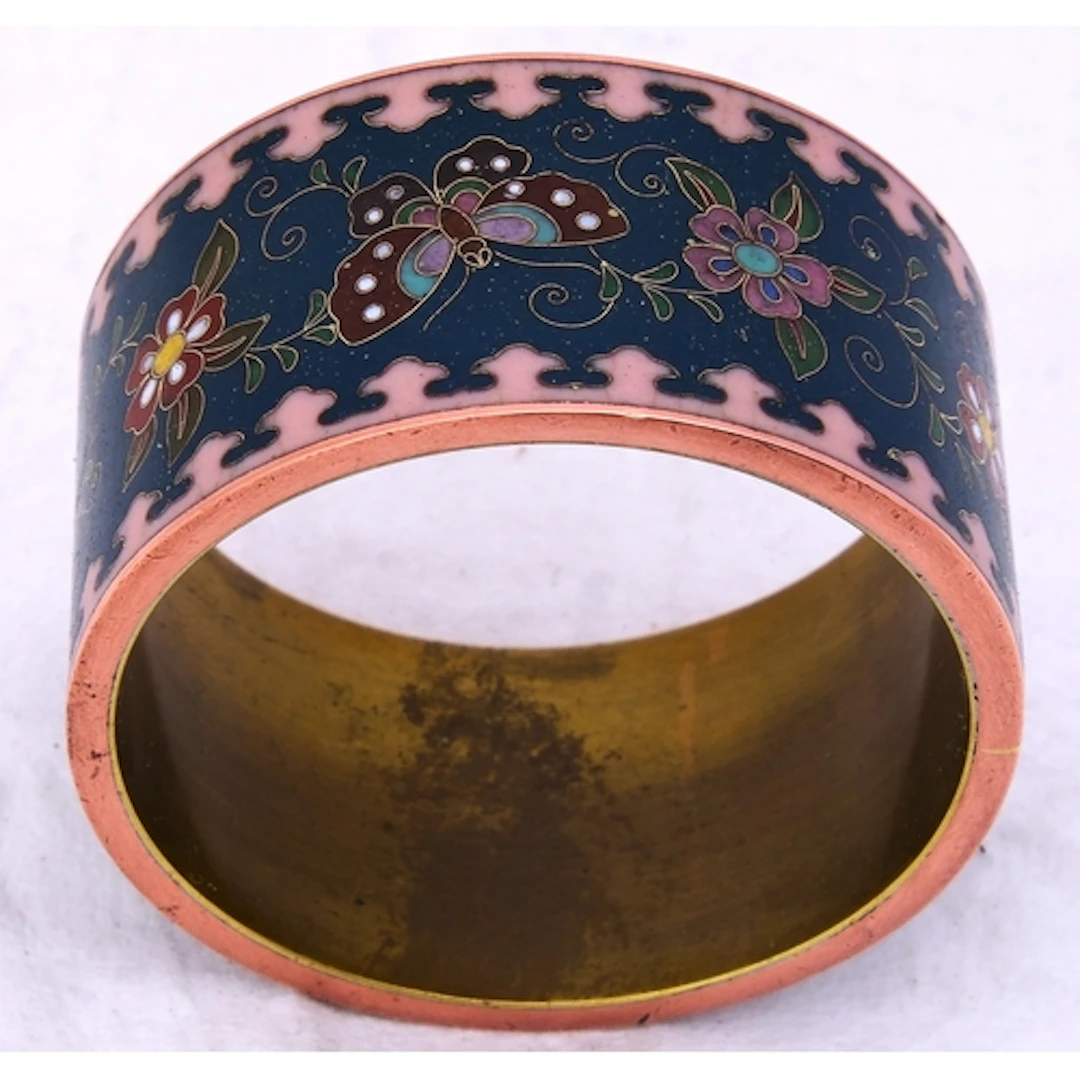 A FINE JAPANESE CLOISONNÉ ENAMEL NAPKIN RING ATTRIBUTED TO T...