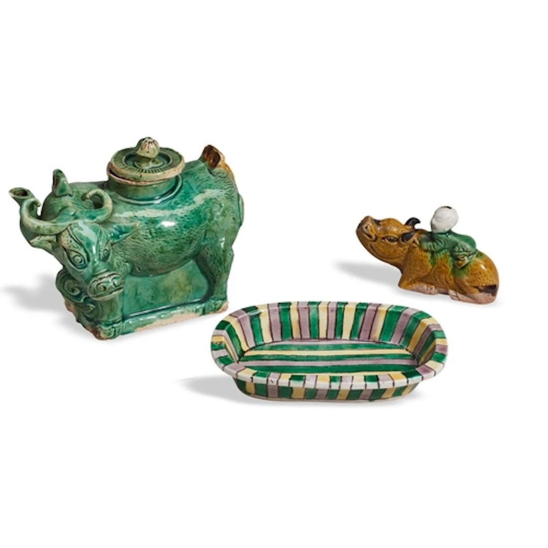A GROUP OF THREE FAMILLE VERTE PIECES EARLY KANGXI, CIRCA 16...