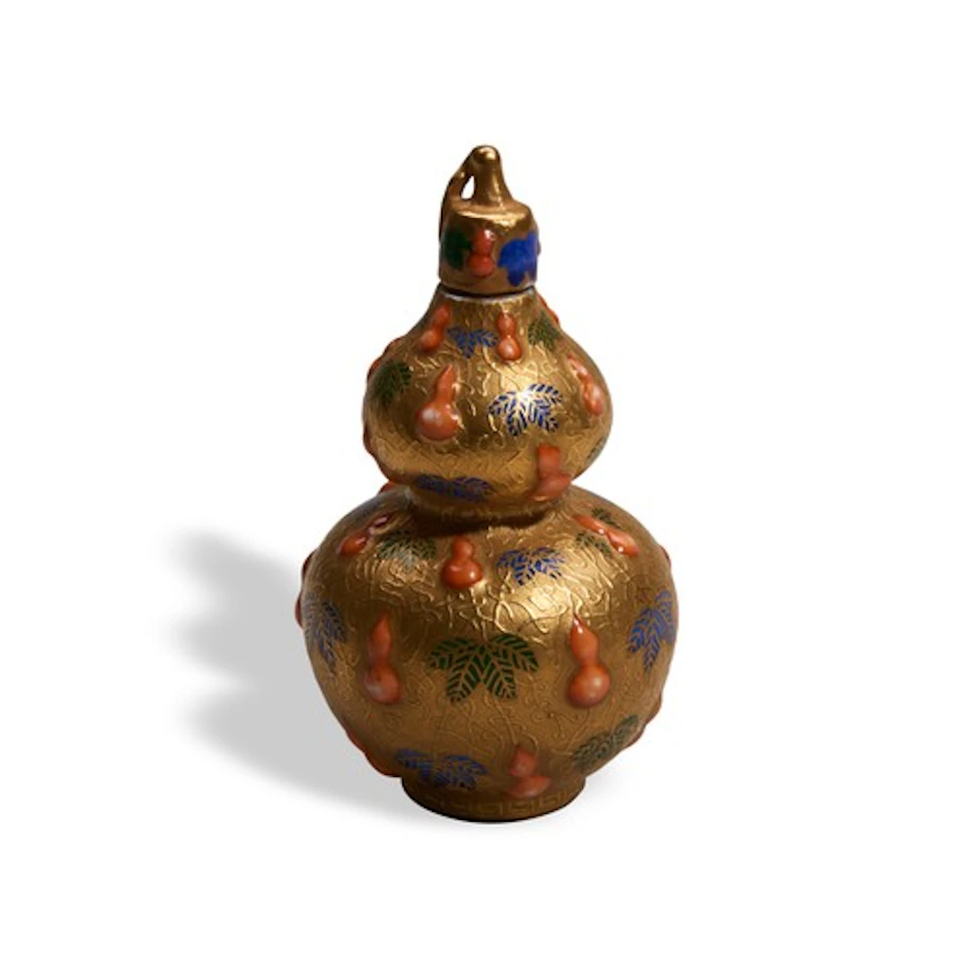 A MOULDED FAMILLE ROSE GILT-GROUND DOUBLE-GOURD SNUFF BOTTLE...