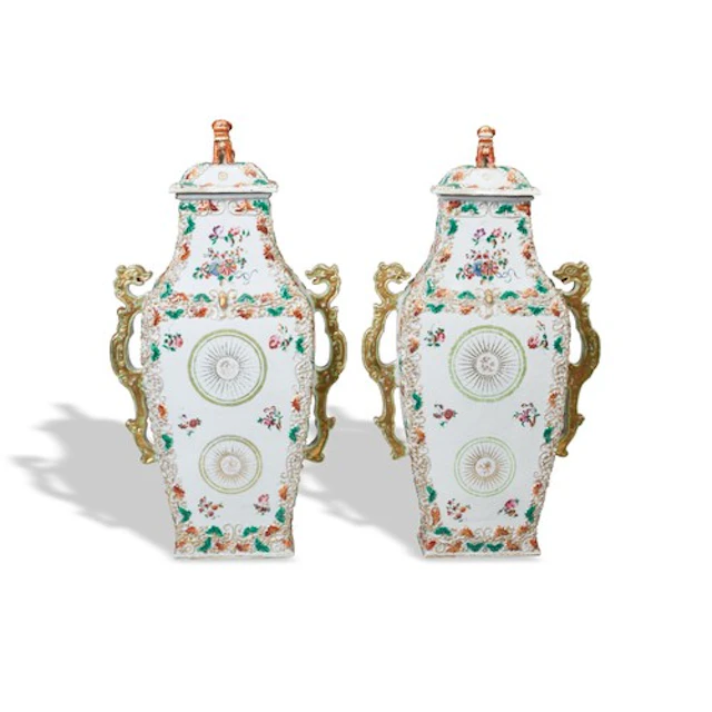 A LARGE PAIR OF CHINESE EXPORT FAMILLE ROSE VASES AND COVERS...