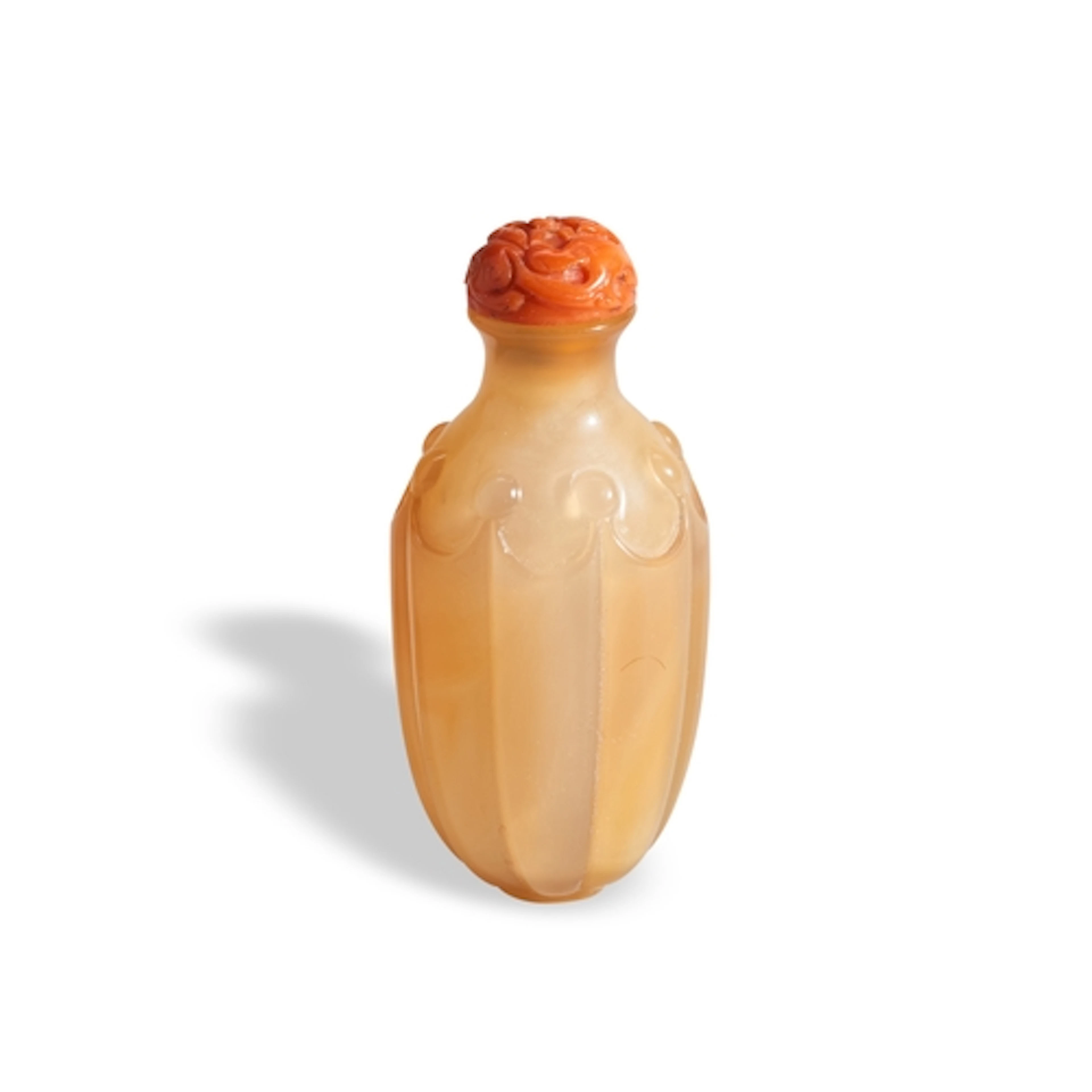 A FINE HONEY-AMBER AGATE SNUFF BOTTLE QING DYNASTY, 19TH CEN...