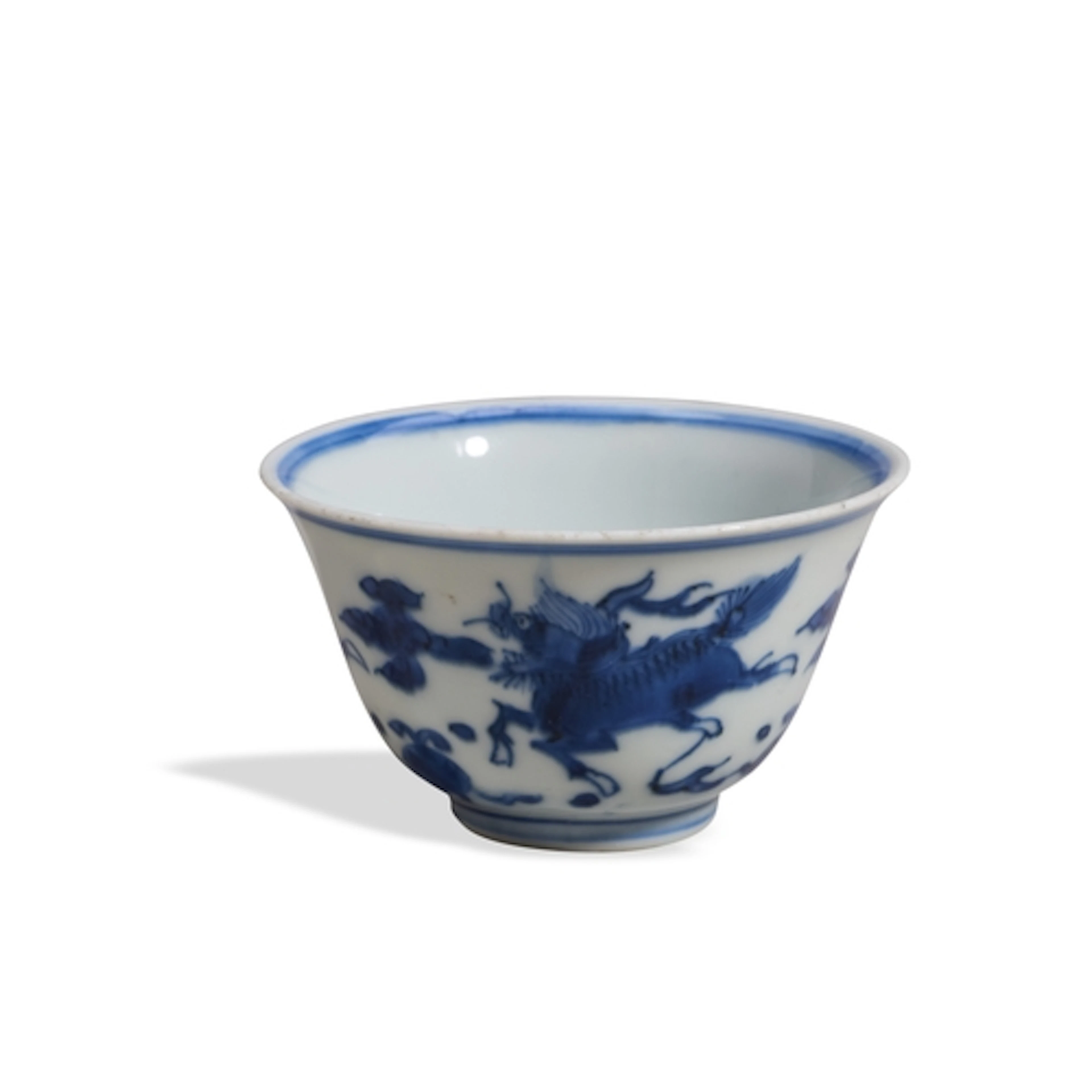 A FINE CHINESE PORCELAIN BLUE AND WHITE WINE CUP EARLY KANGX...