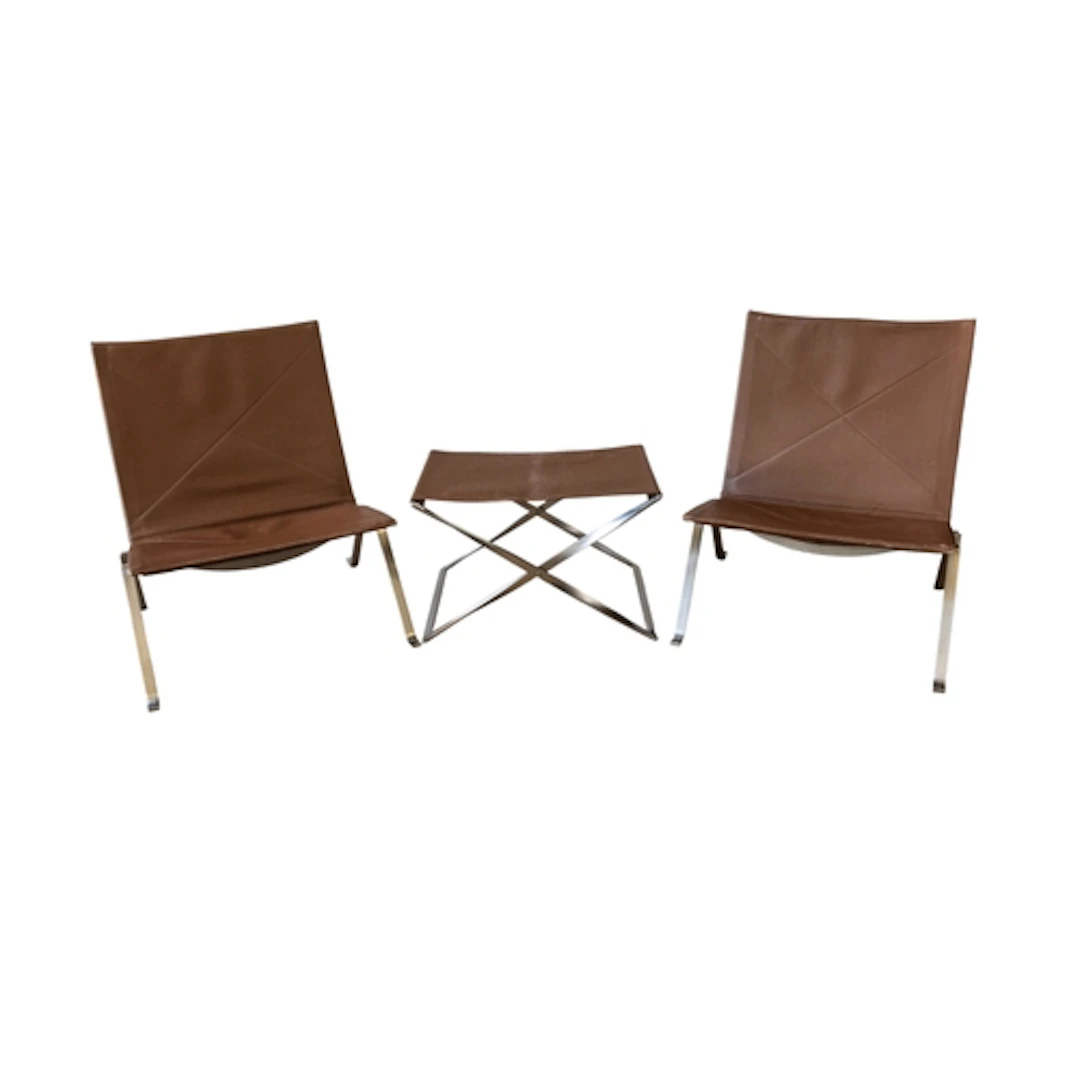 POUL KJAERHOLM: A PAIR OF ORIGINAL PK22 LOUNGE CHAIRS for Fr...