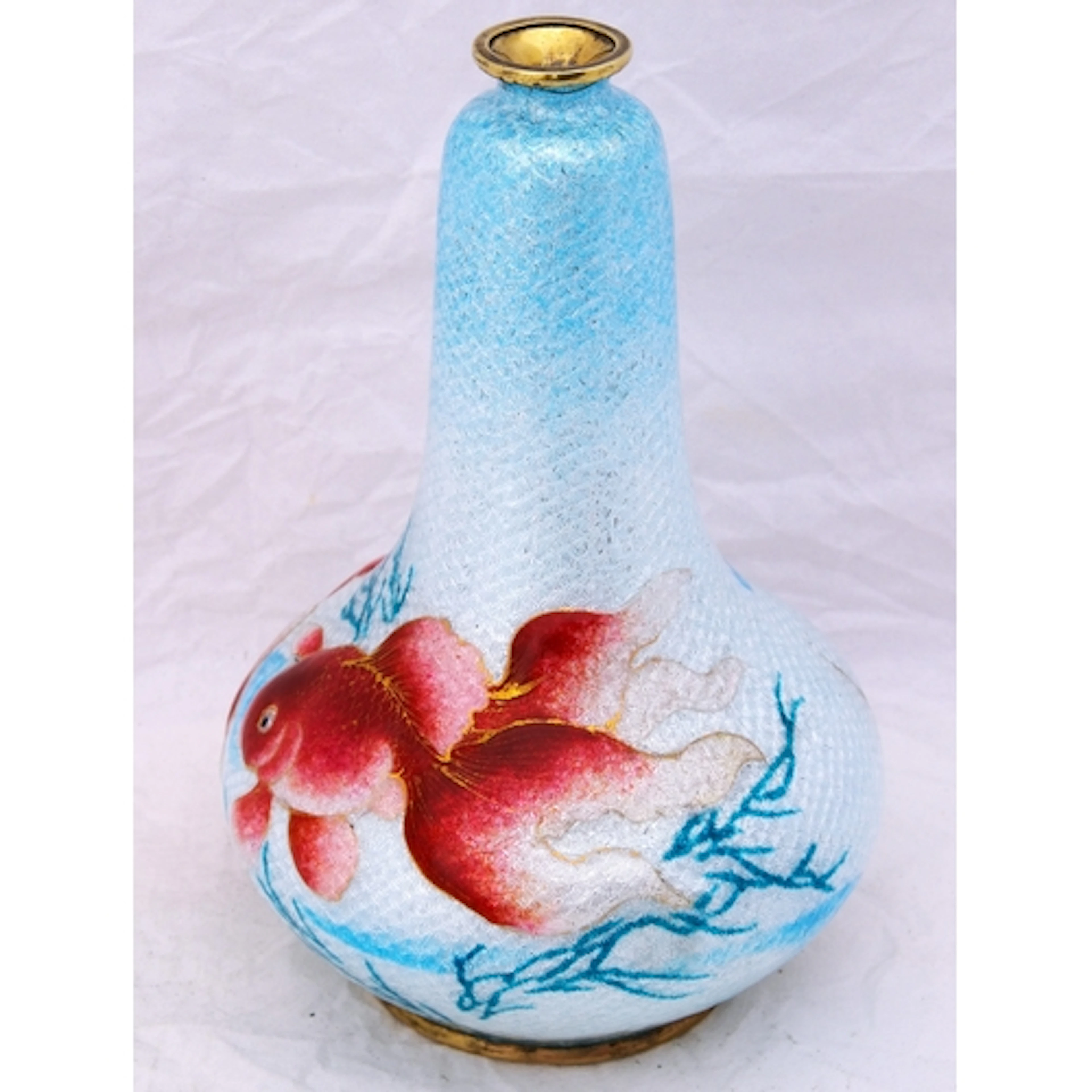 A JAPANESE TOMEI-JIPPO VASE LATE MEIJI / TAISHO PERIOD repou...