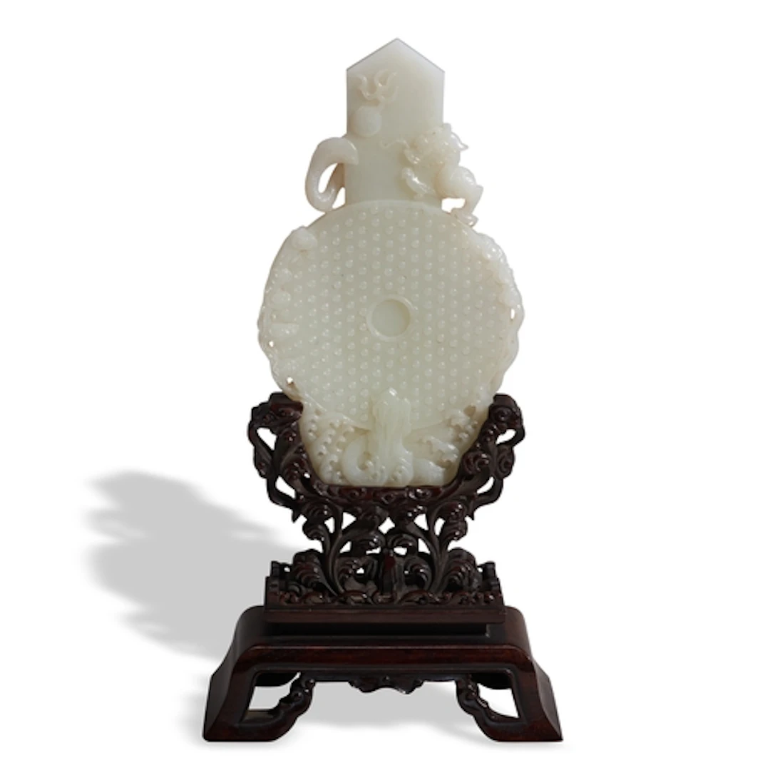A FINE WHITE JADE GUI BI 'DRAGON' TABLET QING DYNASTY (1644-...