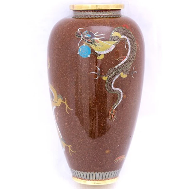 A FINE JAPANESE CLOISONNÉ VASE ATTRIBUTED TO NAMIKAWA YASUYU...