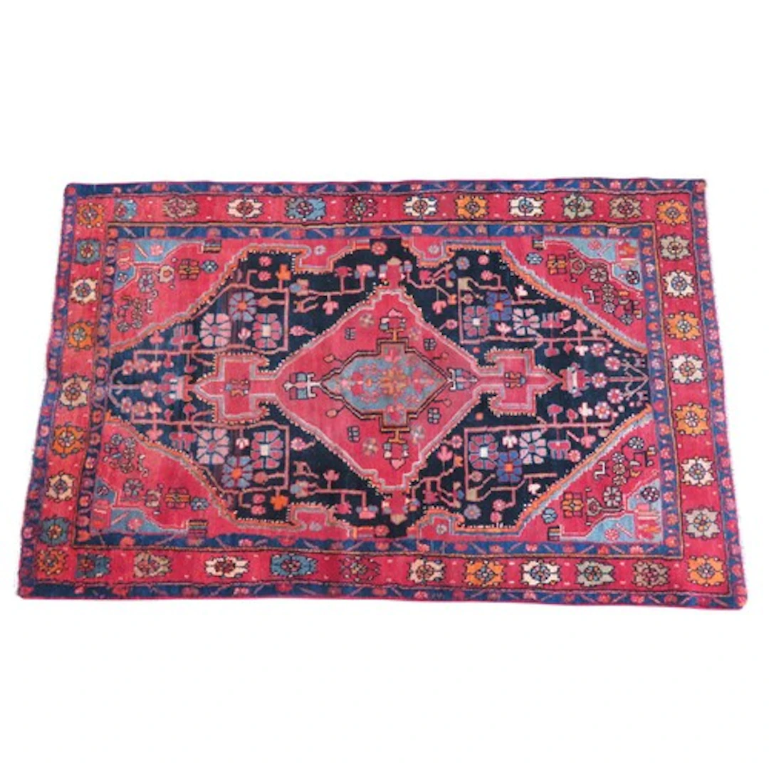 NORTH WEST PERSIAN NAHAWAND RUG 230cm x 150cm