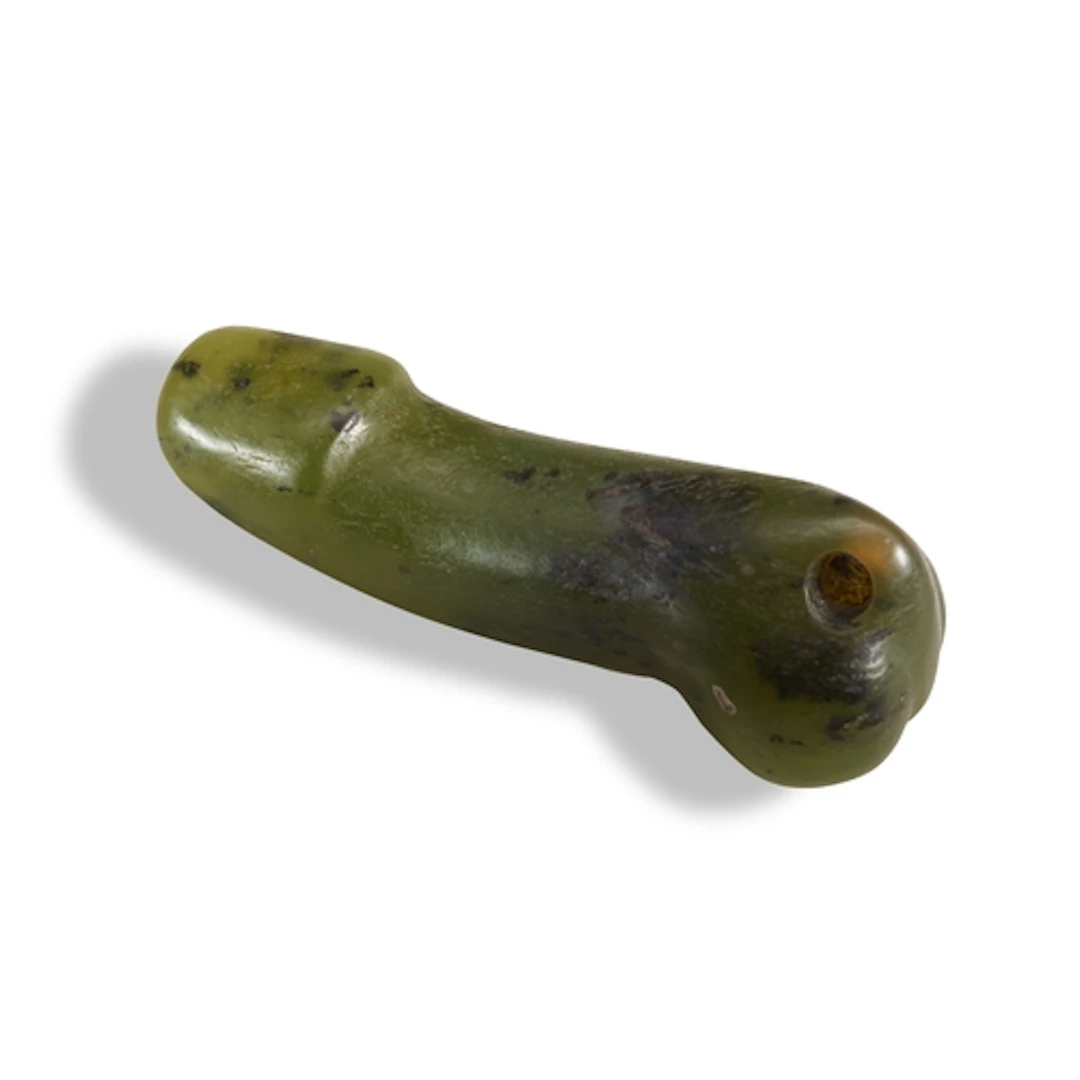 A GREEN HARDSTONE 'PHALLUS' PENDANT 20TH CENTURY 岫玉阳具 二十世纪 ...