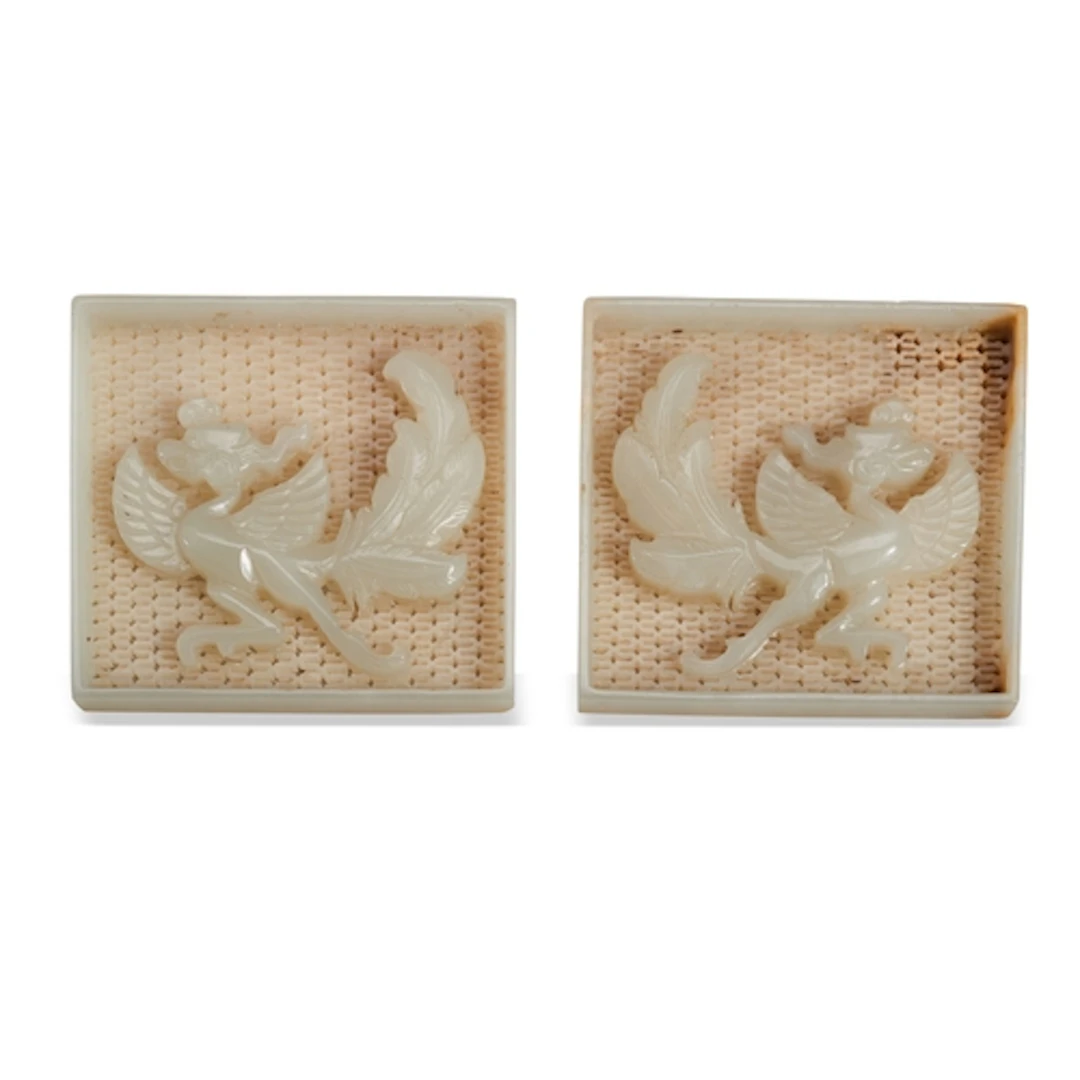 A PAIR OF JADE PLAQUES CARVED WITH PHOENIXES, 20TH CENTURY 白...
