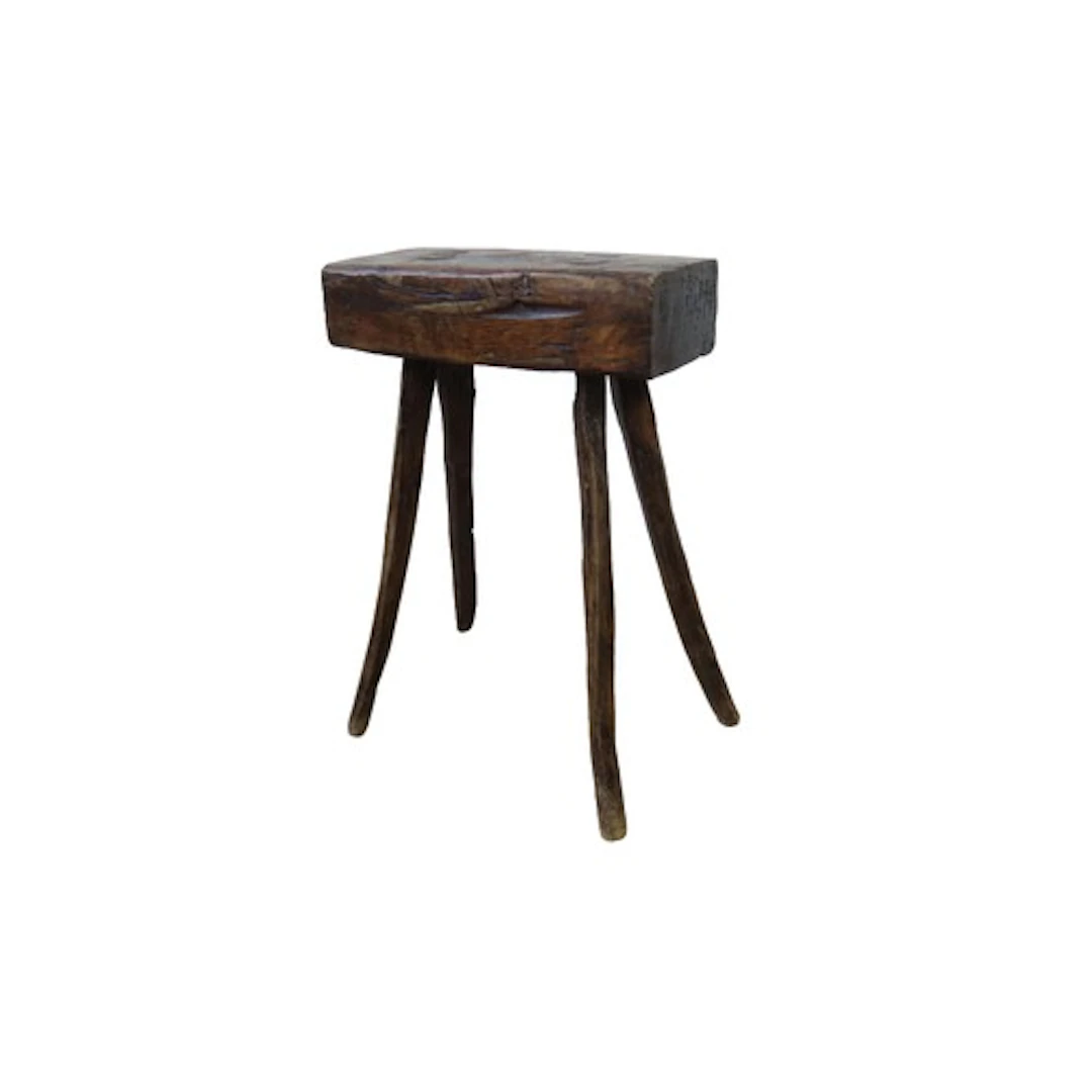 A PRIMITIVE CHESTNUT PIG BENCH LATE 18TH/EARLY 19TH CENTURY ...