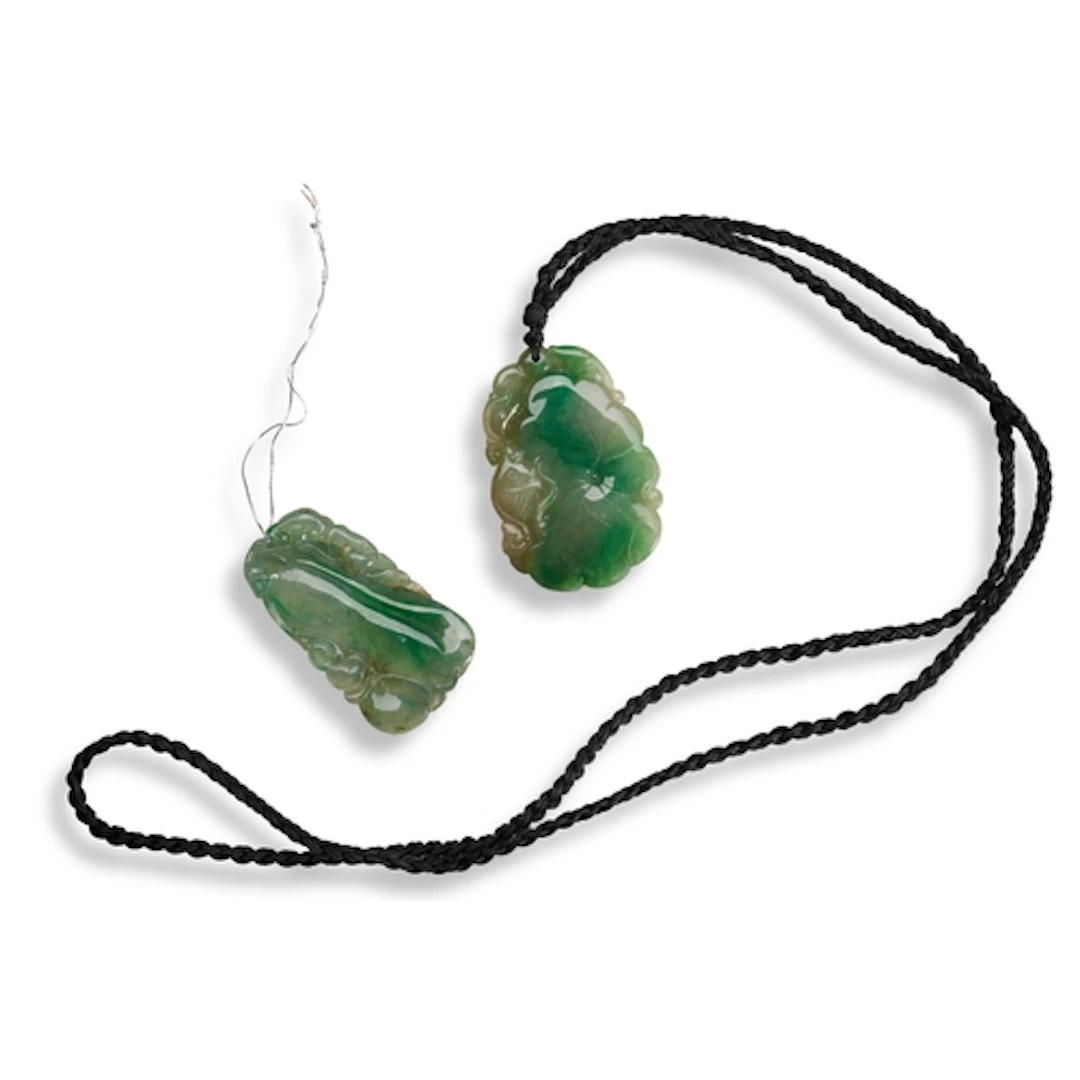 TWO JADEITE PENDANTS, 20TH CENTURY 翡翠吊坠两件 二十世纪 Two jadeite c...