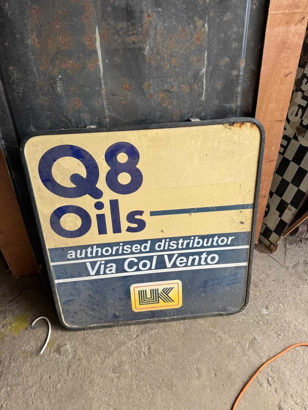 Q8 OILS PLASTIC SIGN 21" X 26"