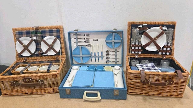 TRIO OF PICNIC HAMPERS
