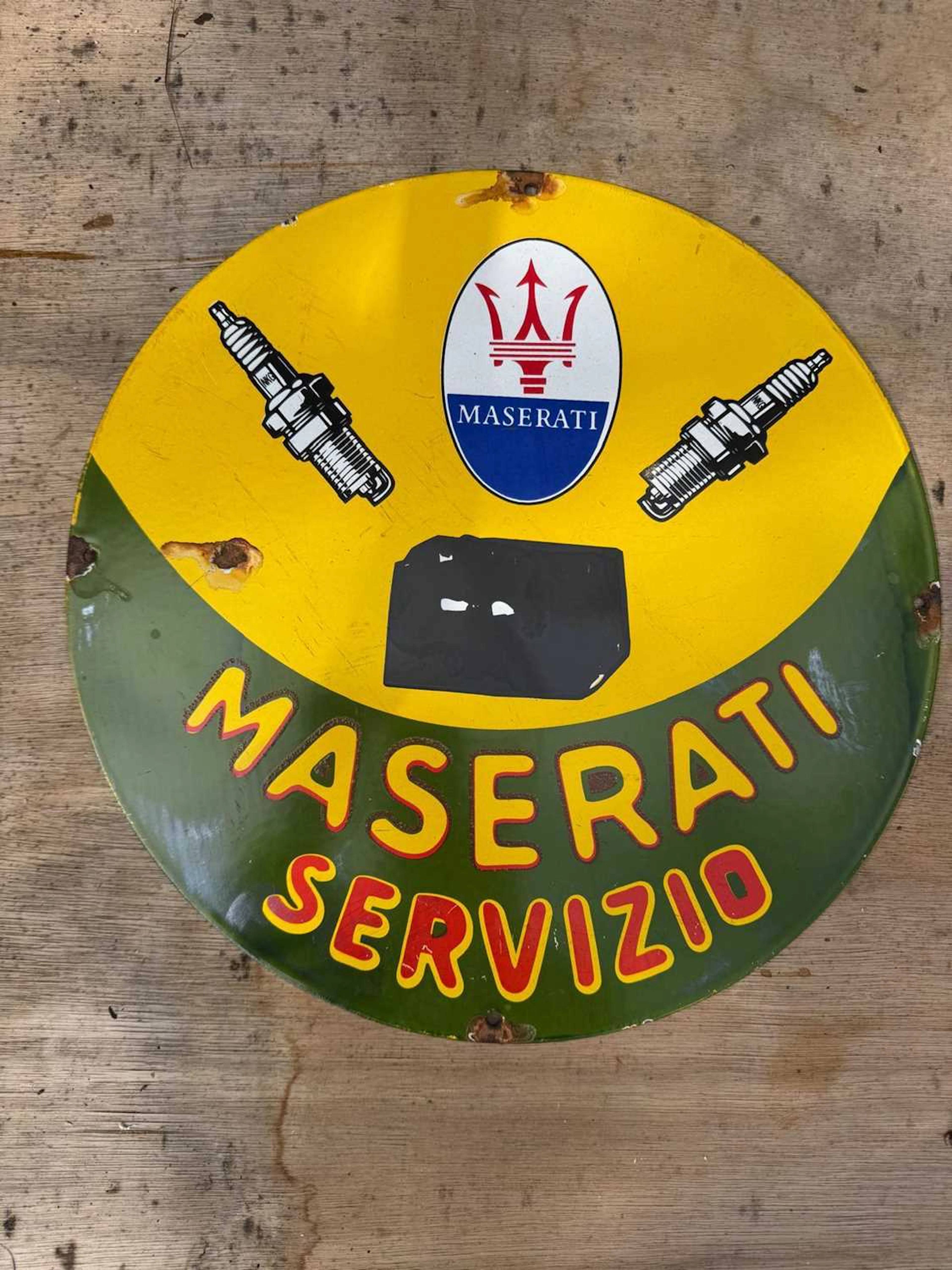 MASERATI SERVIZIO ENAMEL REPRO SIGN 16" DIA