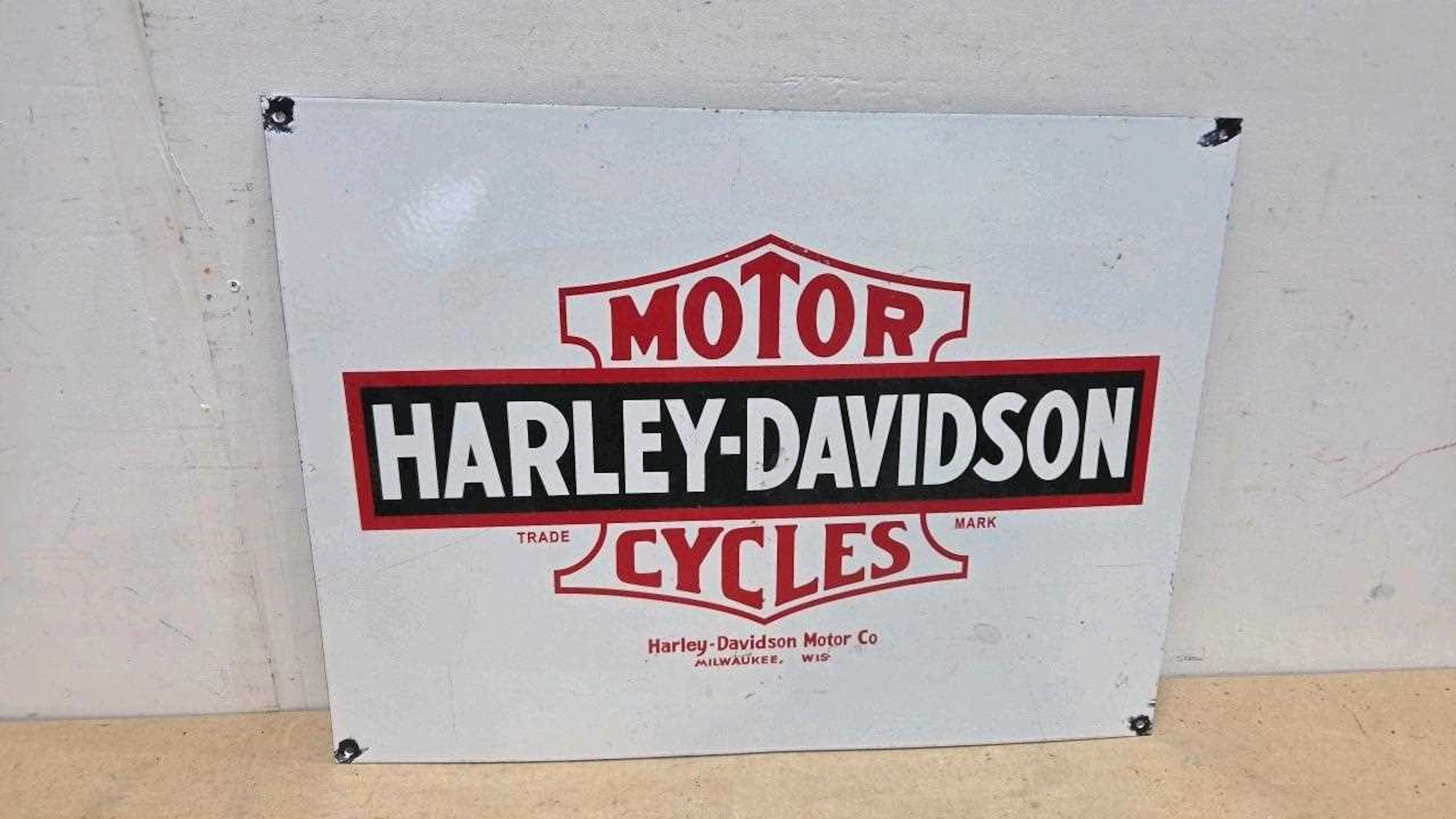 HARLEY DAVIDSON MOTOR CYCLES, REPRO RNAMEL SIGN 24" X 18"