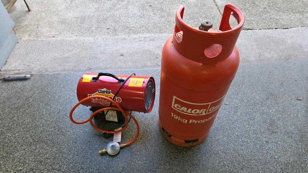 CLARKE DEVIL 700 14.6W PROPANE , GAS FIRED WORKSHOP HEATER/ 19KG BOTTLE