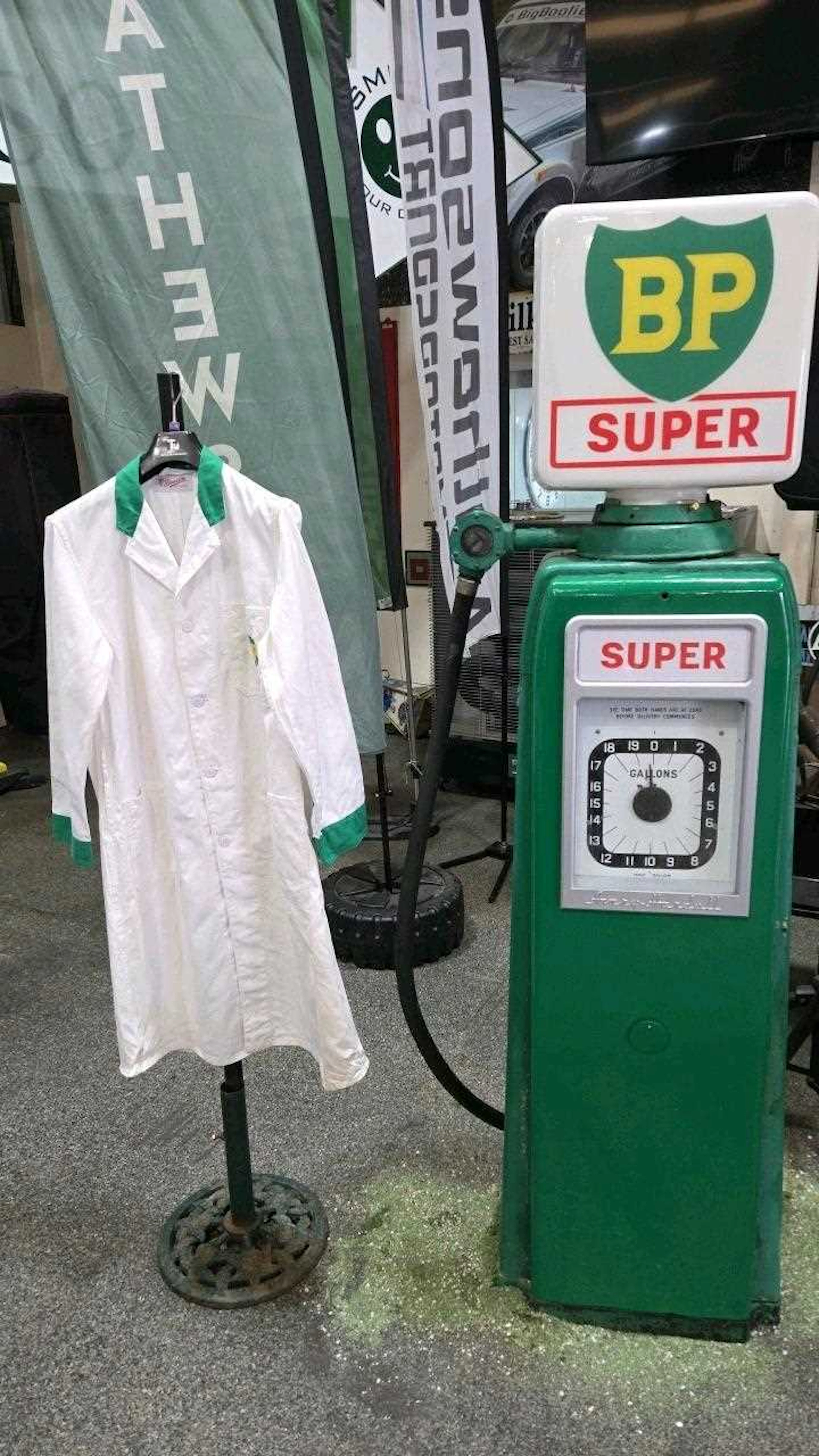CIRCA 1958 AVERY HARDOLL PETROL PUMP WITH ORIGINAL BP REGULAR GLOBE