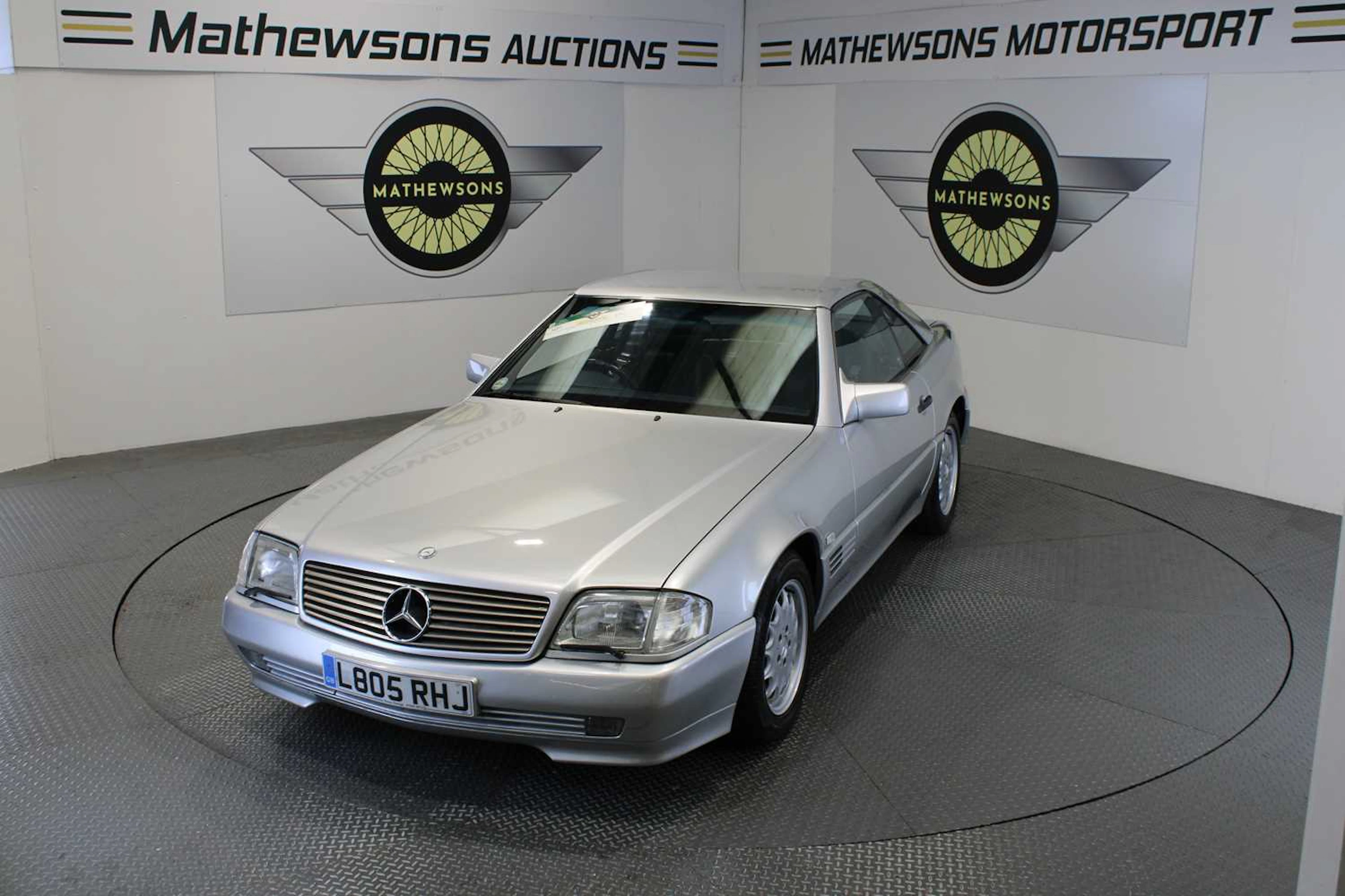 1993 MERCEDES SL320 AUTO