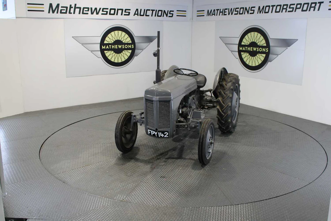 1949 MASSEY FERGUSON
