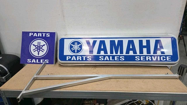 2 X YAMAHA , DOUBLE SIDED SIGNS