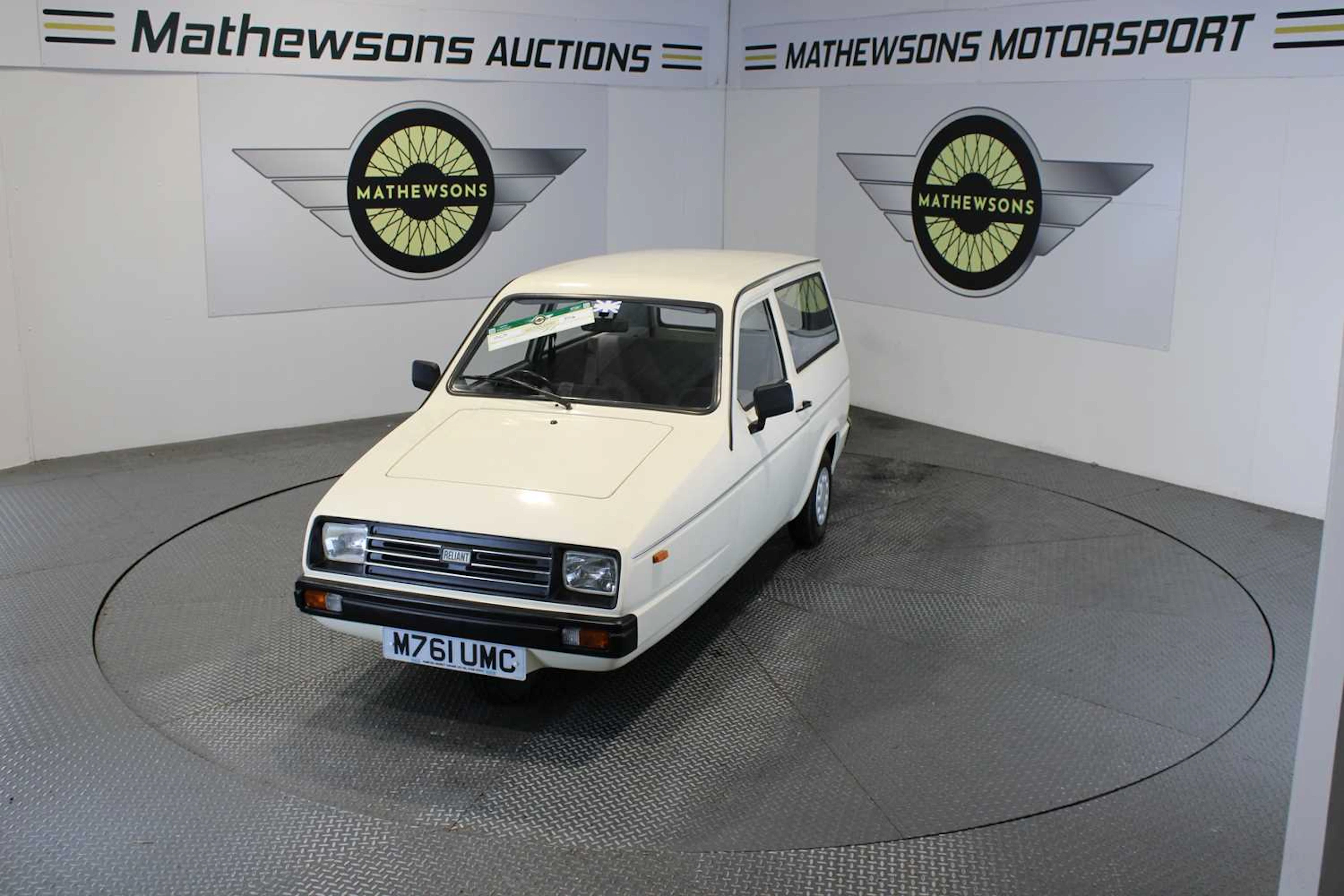 1994 RELIANT RIALTO ESTATE SE