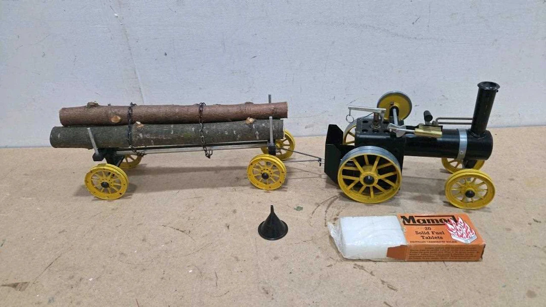 MAMOD STEAM ENGINE WITH LOG TRAILER