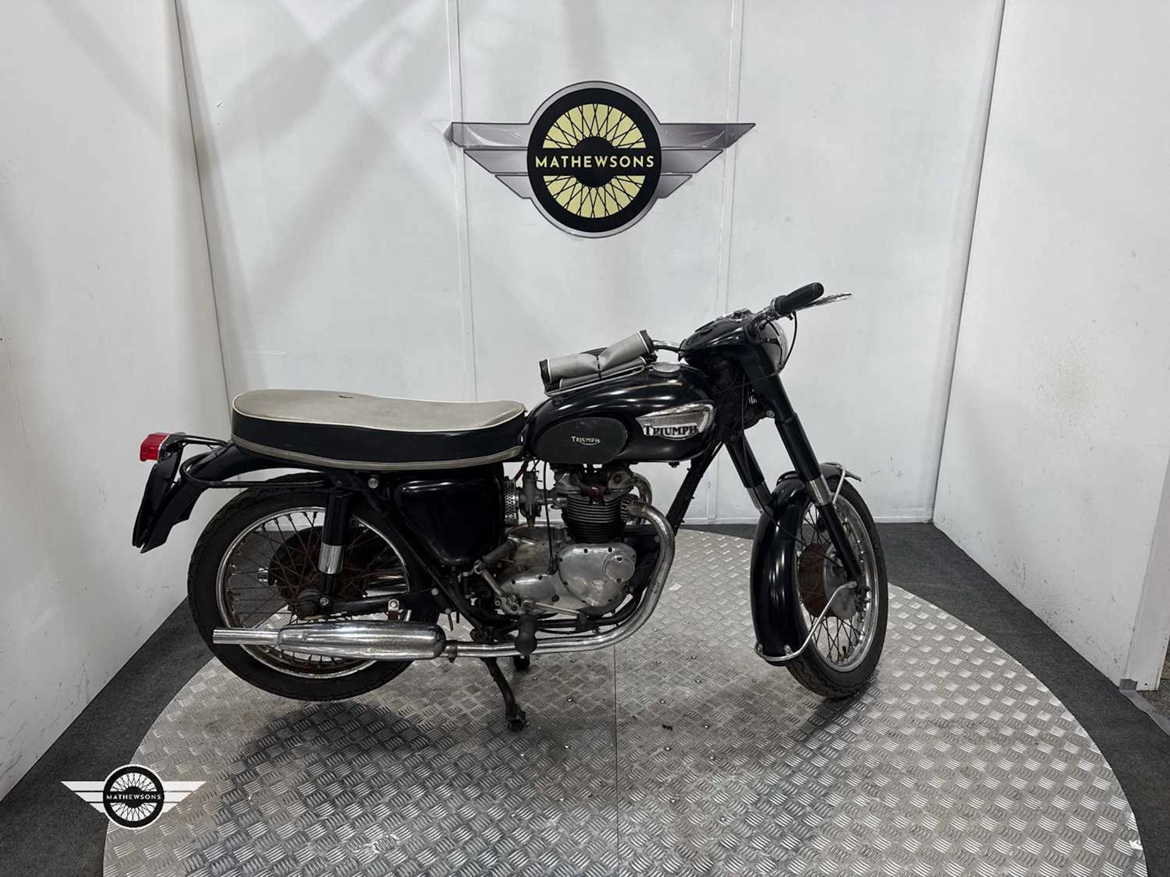 1966 TRIUMPH
