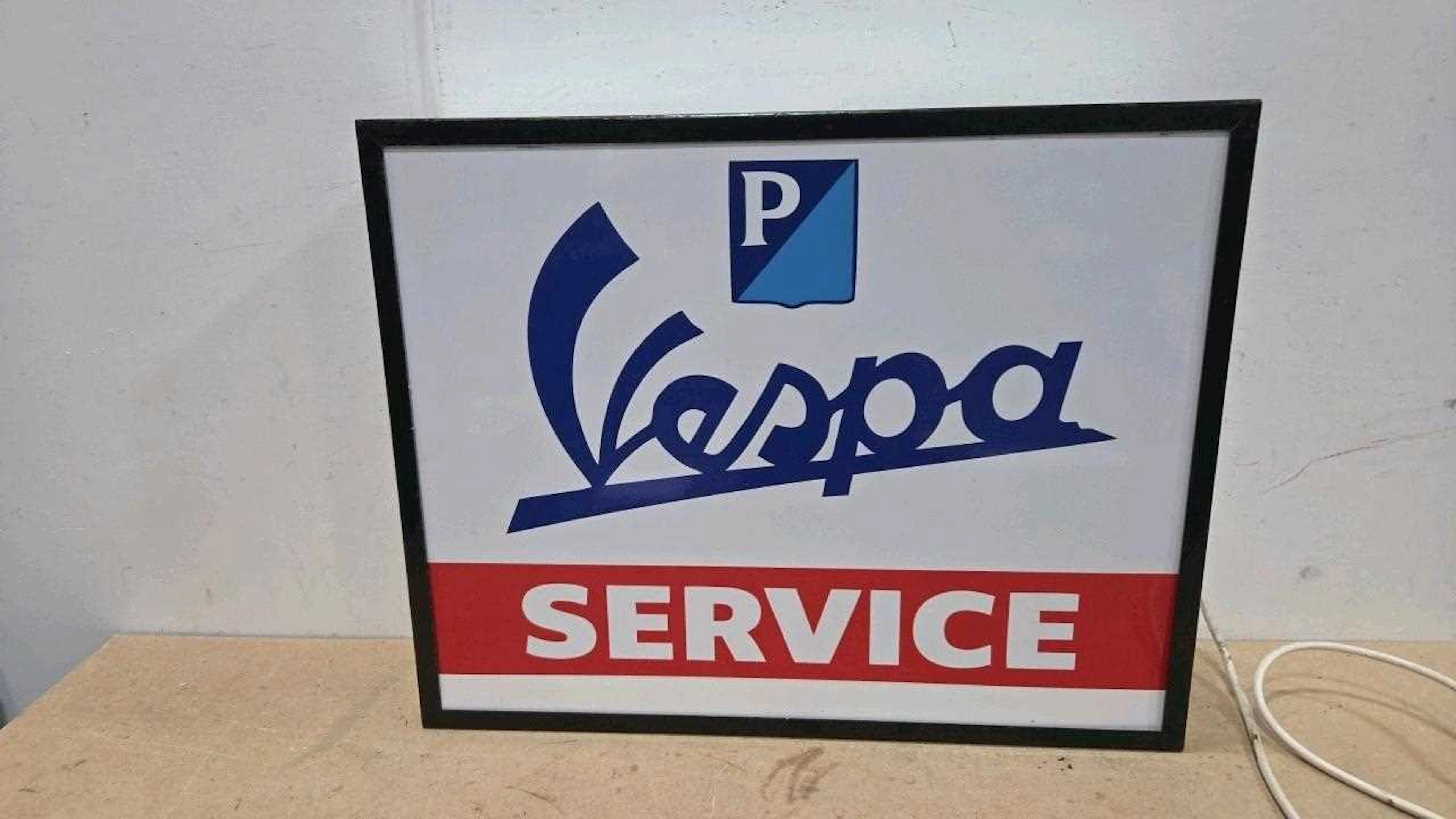 VESPA SERVICE ILLUMINATED SIGN 27" X 22"