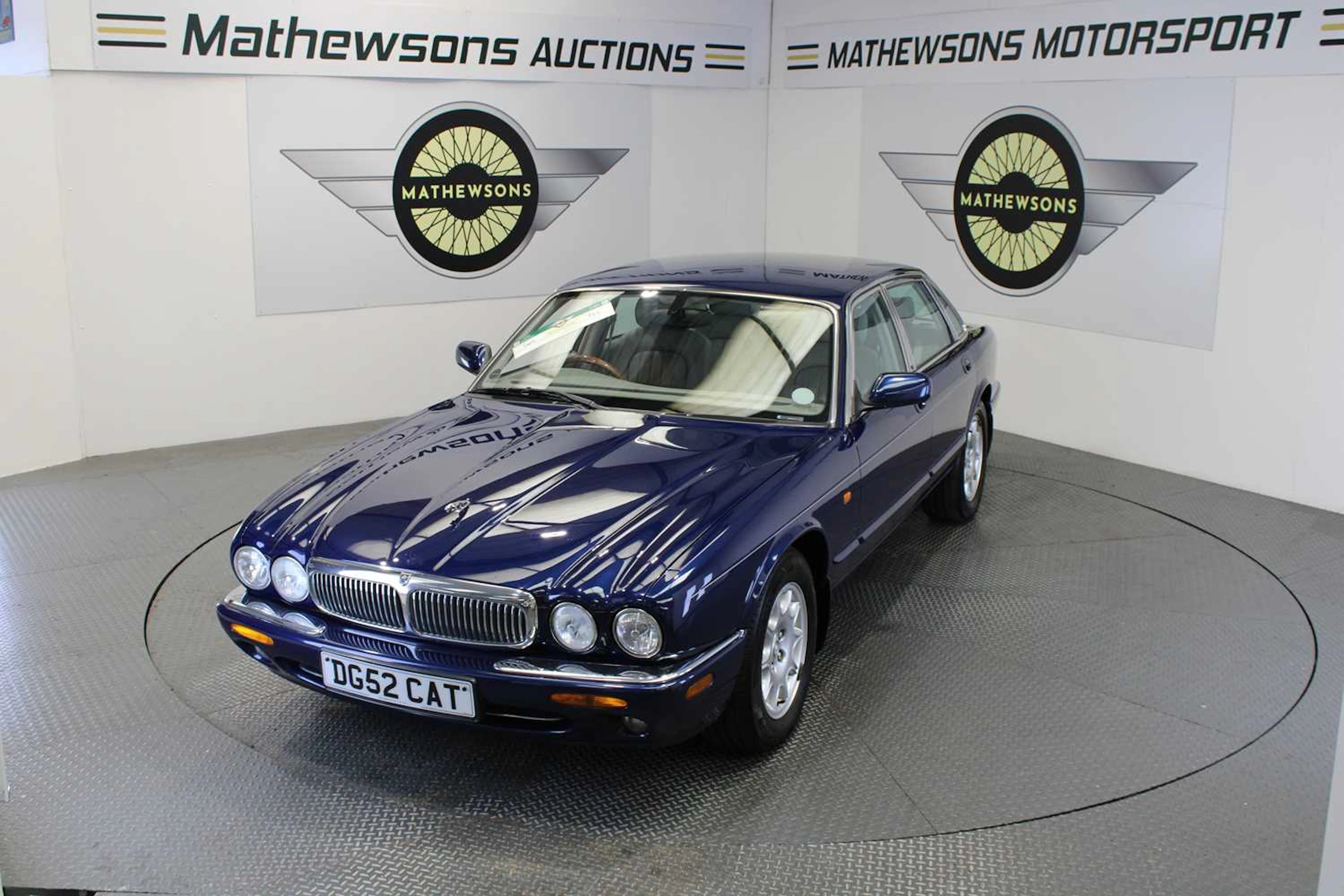 2002 JAGUAR XJ8 3.2