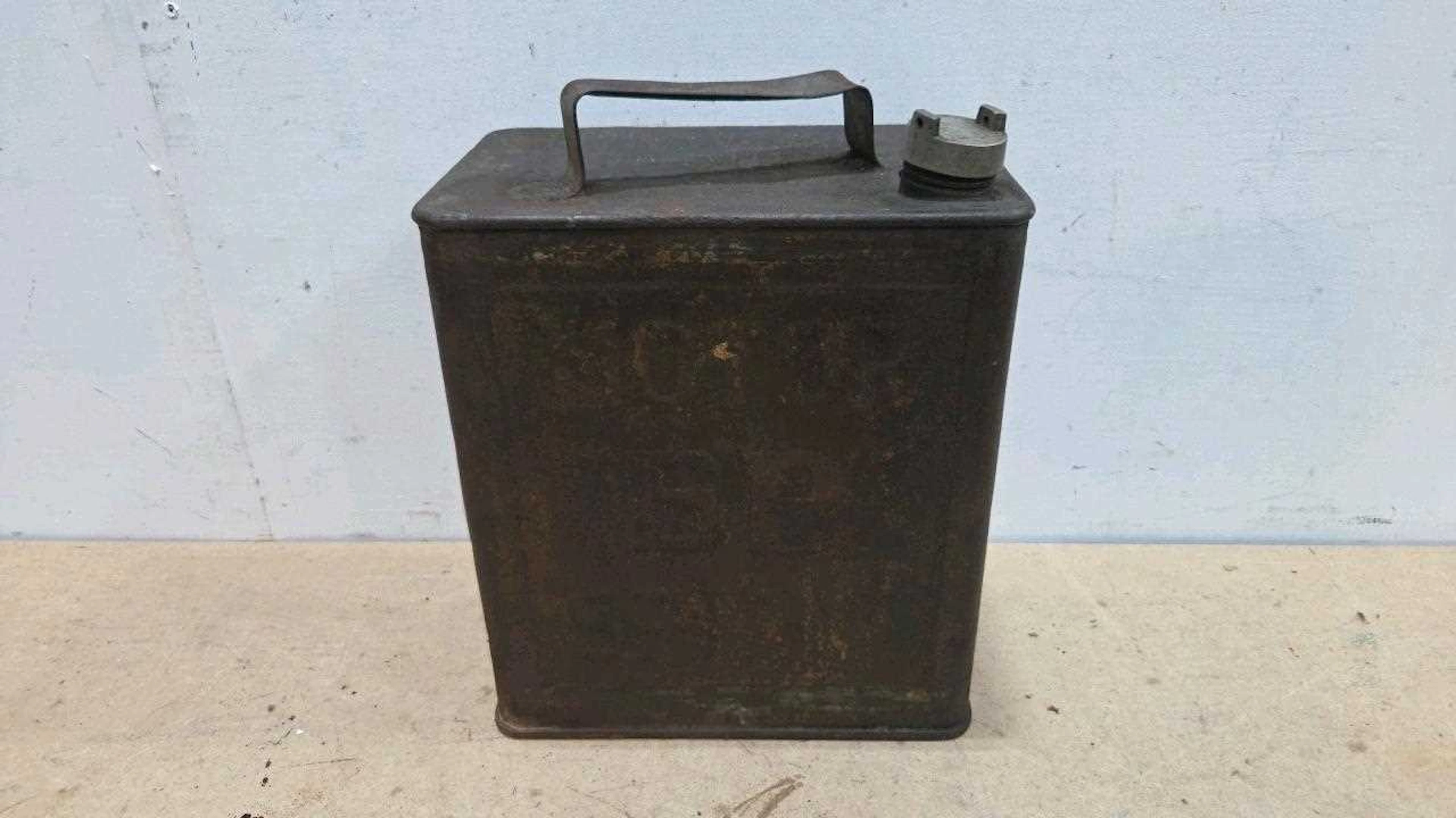BP PETROL CAN