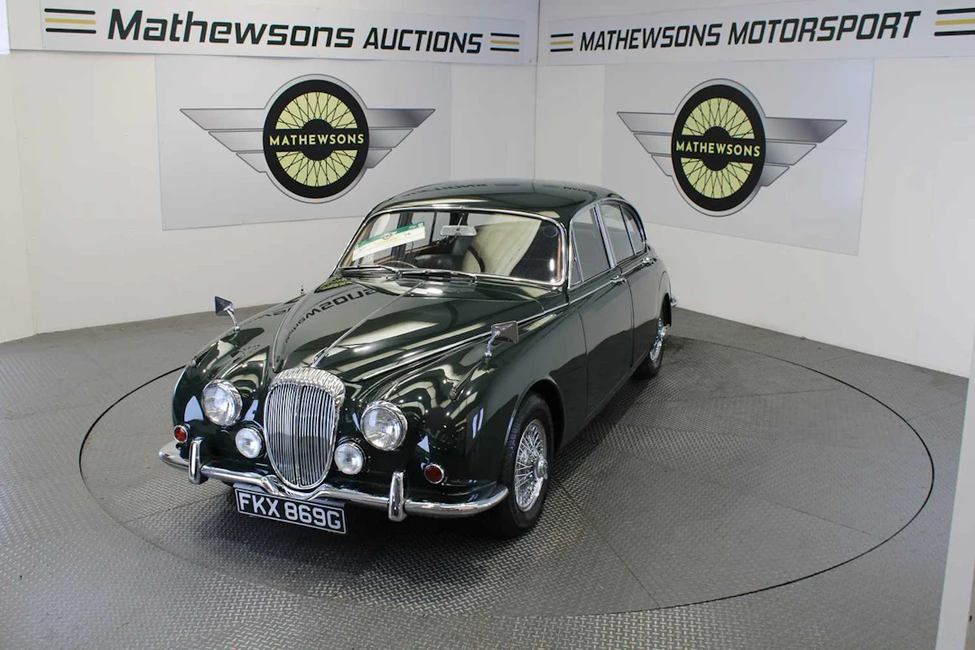 1968 DAIMLER V8 250