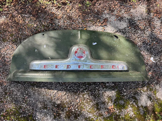 BEDFORD TRUCK GRILL