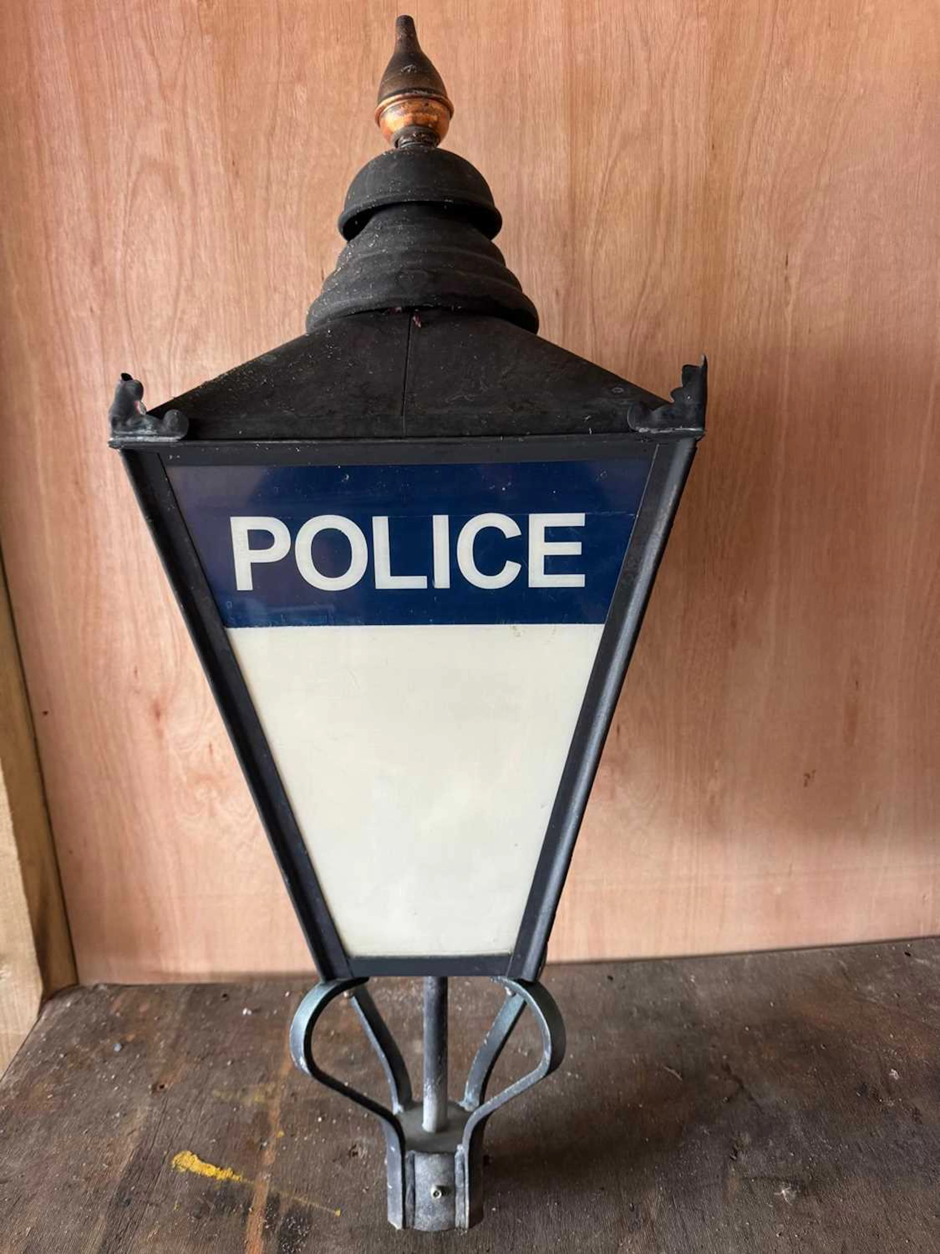 POLICE STYLE LAMP 46" X 17"