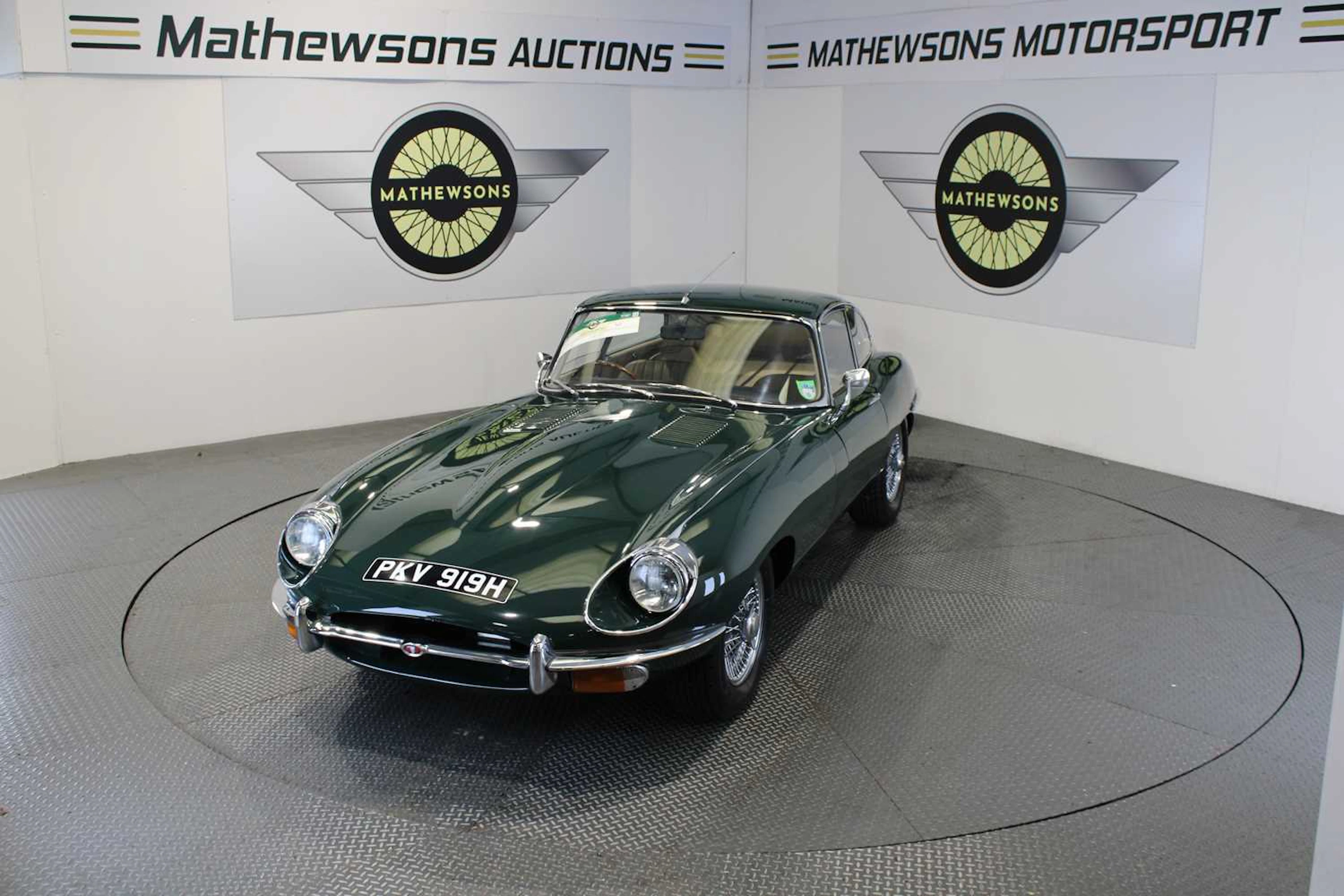 1969 JAGUAR E TYPE FIXED HEAD COUPE