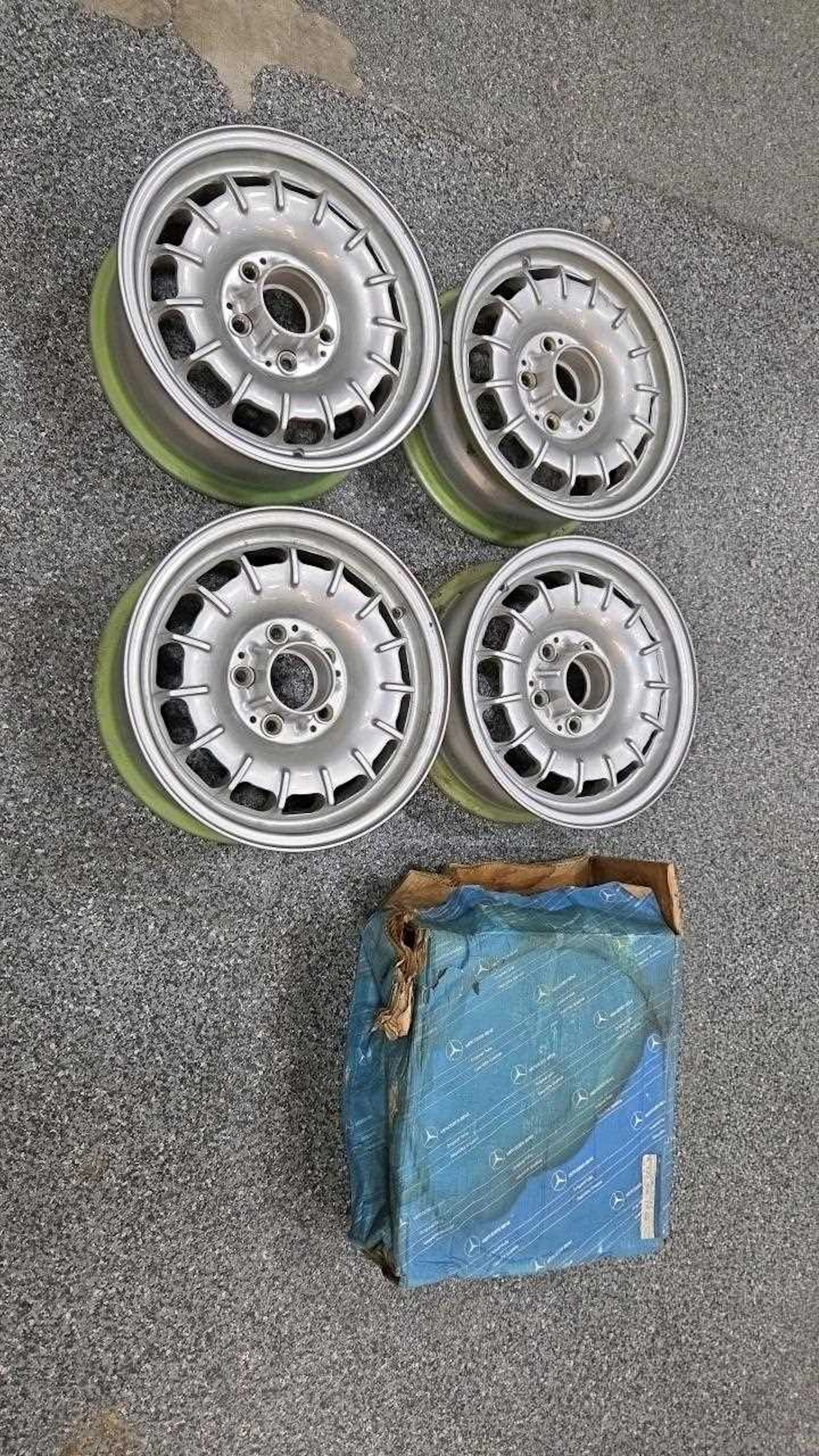 SET OF 4 MERCEDES ALLOY WHEEL RIMS 5.5 J X 14 H2 ET30