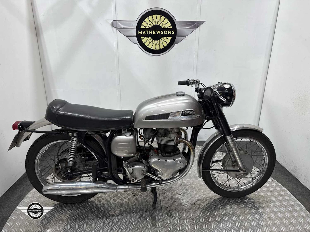 1961 NORTON 650 TWIN