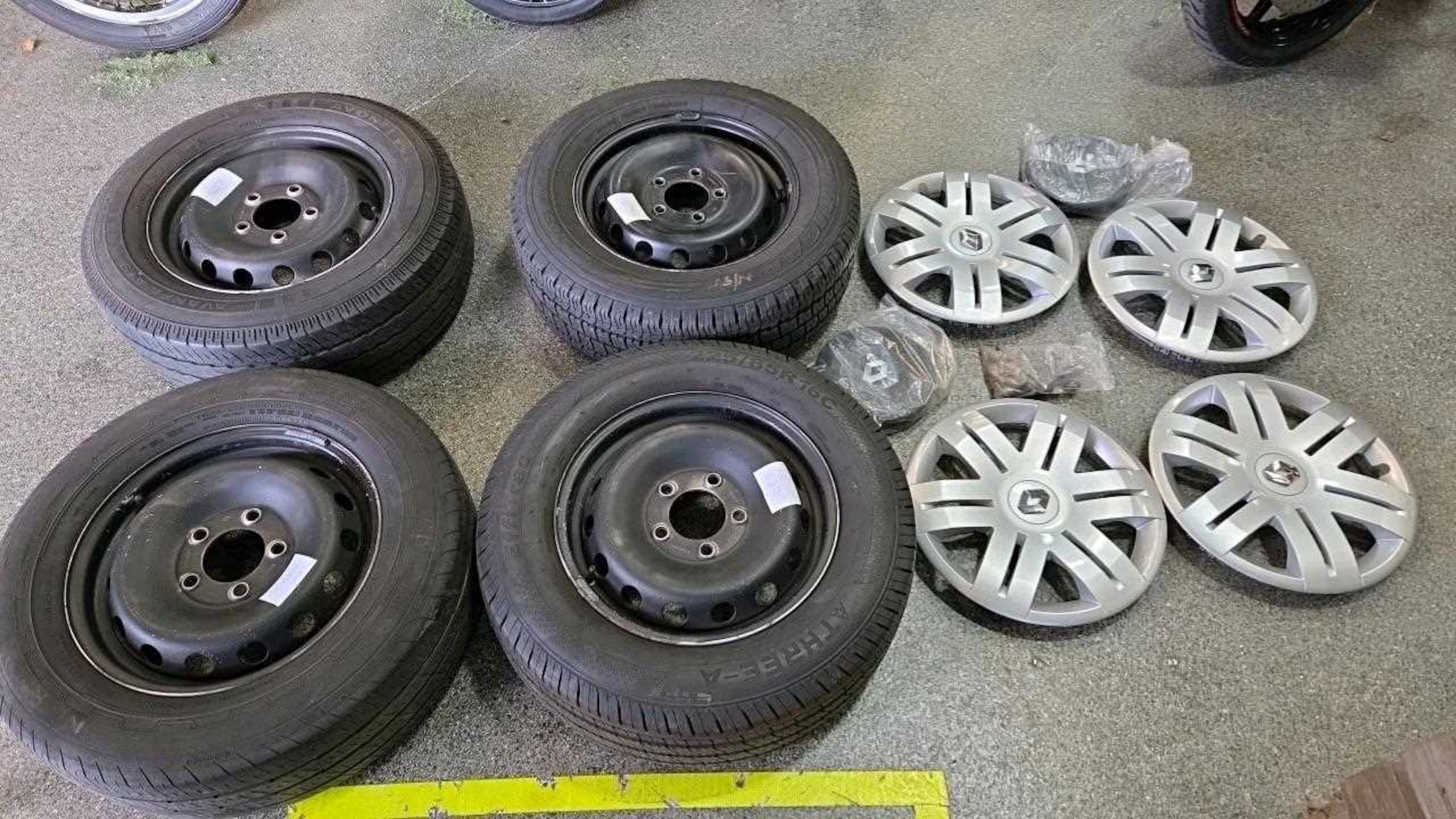 SET OF 4 5 STUD RENAULT VAN WHEELS AND TYRES WITH STUDS AND TRIMS