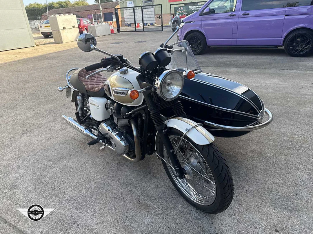2015 TRIUMPH BONNEVILLE T 100 (865)