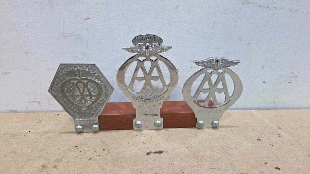 SELECTION OF MOUNTED AA BADGES