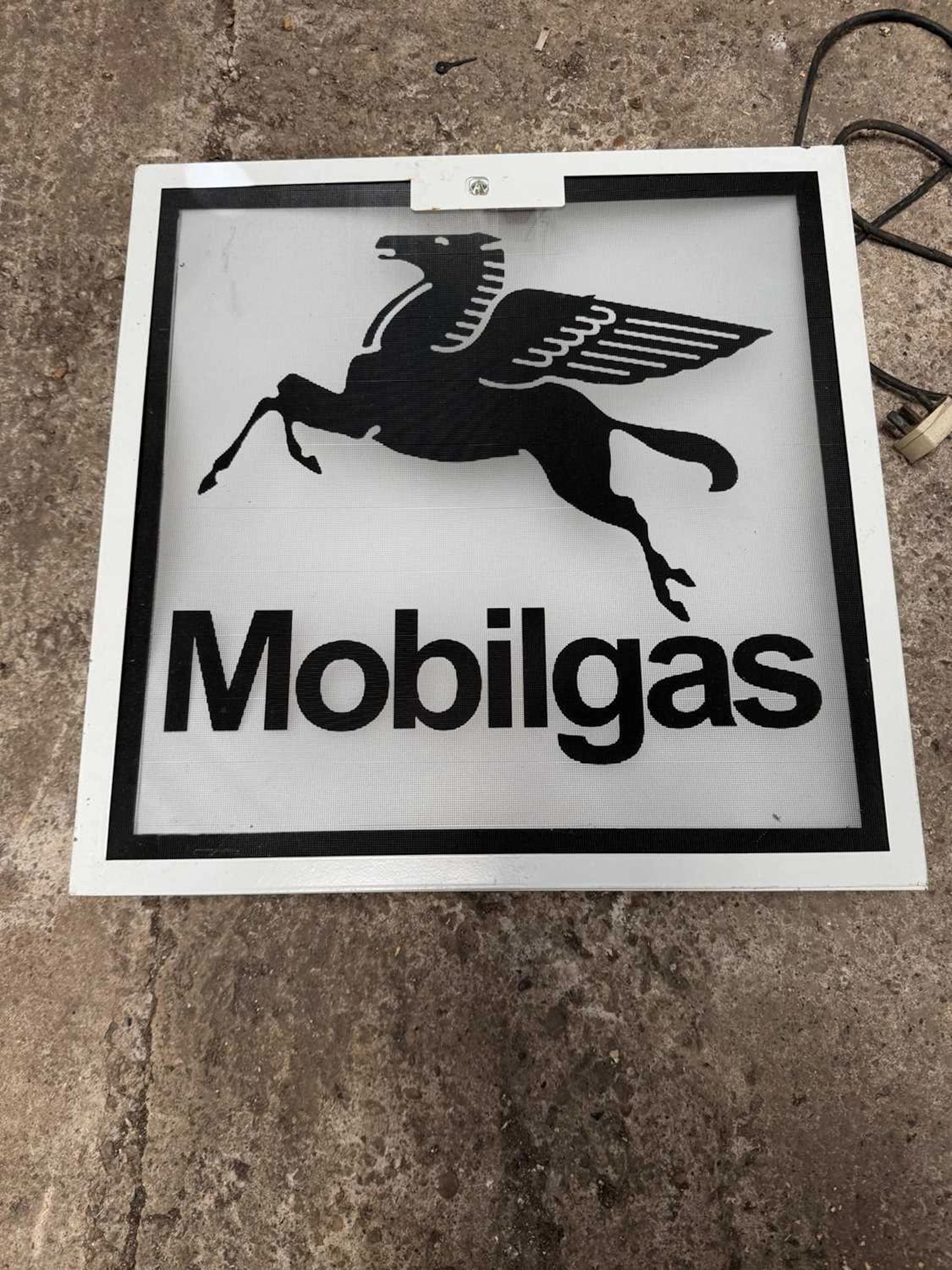 MOBIL GAS LIGHT UP SIGN 24" X 24"