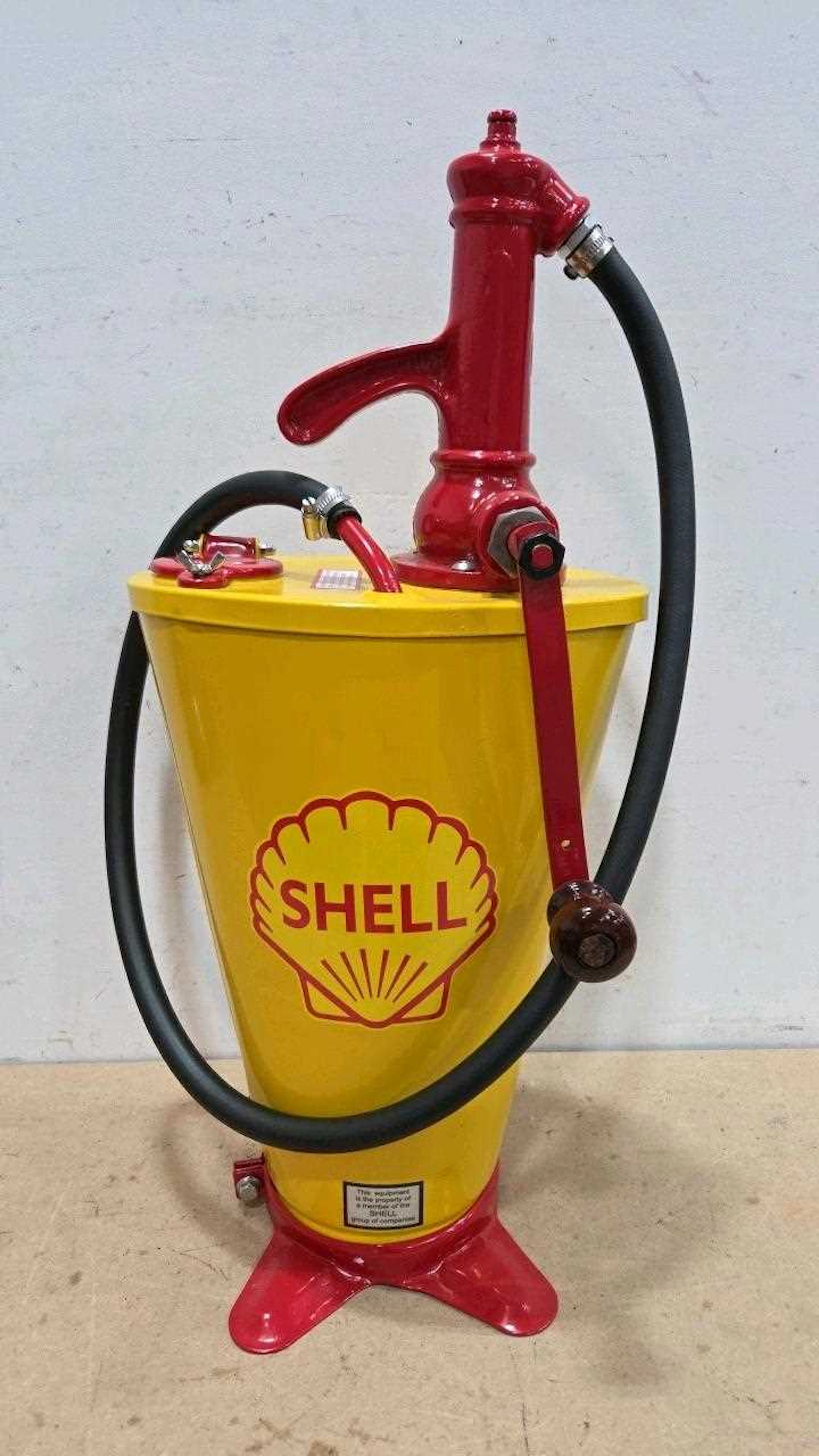 SHELL FORECOURT OIL DISPENSER