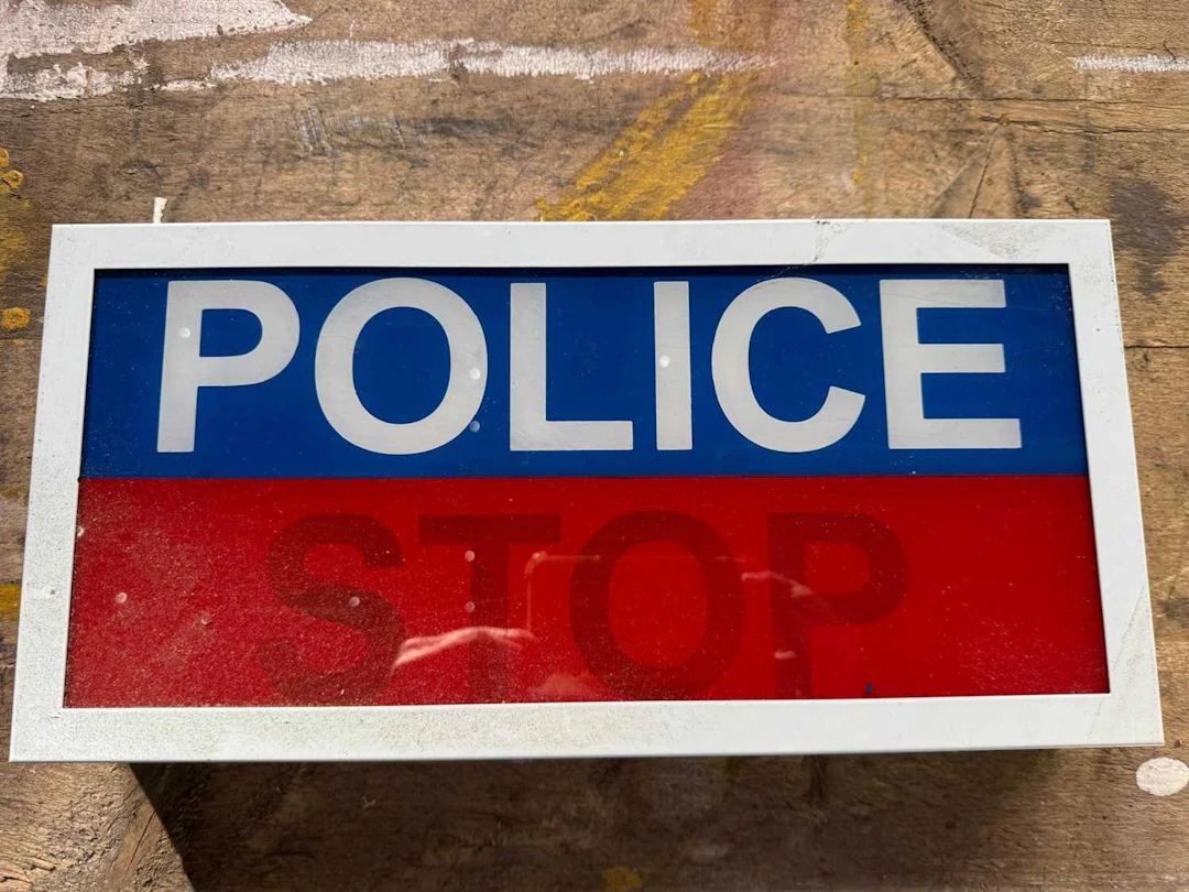 POLICE STOP LIGHT UP SIGN 15" X 7"