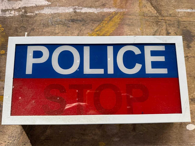 POLICE STOP LIGHT UP SIGN 15" X 7"