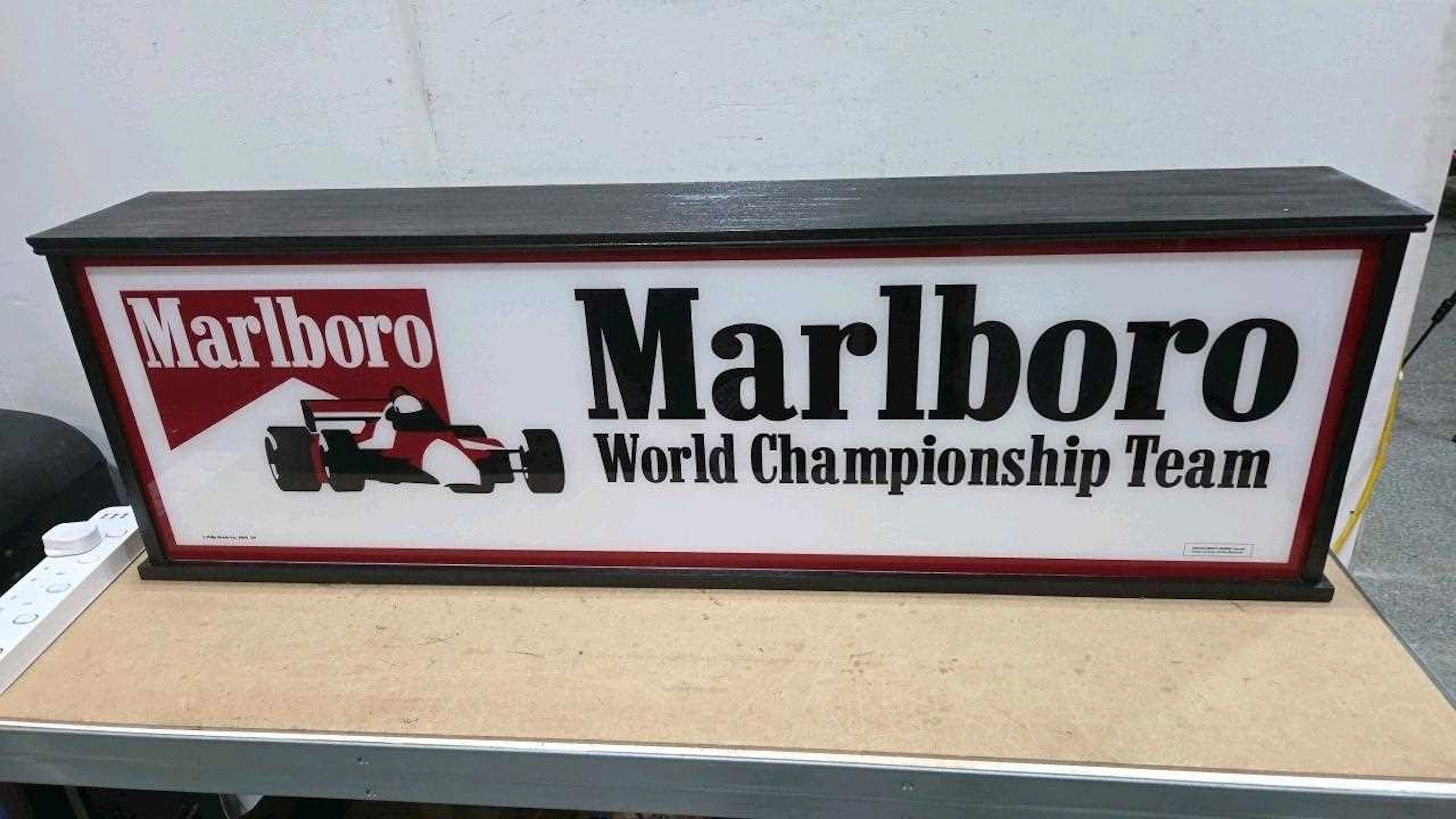 MARLBORO WORLD CHAMPIONSHIP TEAM ILLUMINATED SIGN 51" X 16"