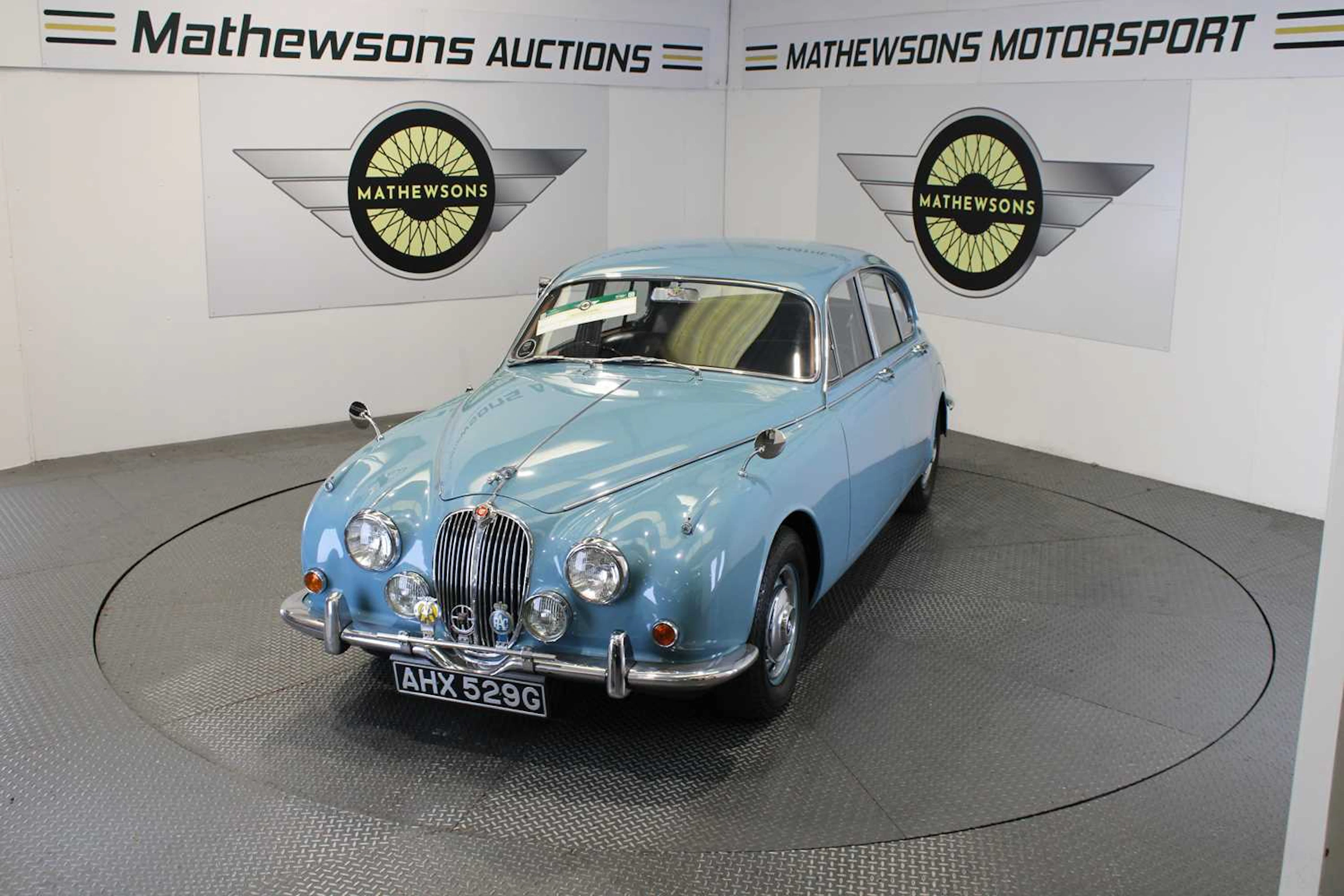1969 JAGUAR 2.4/240