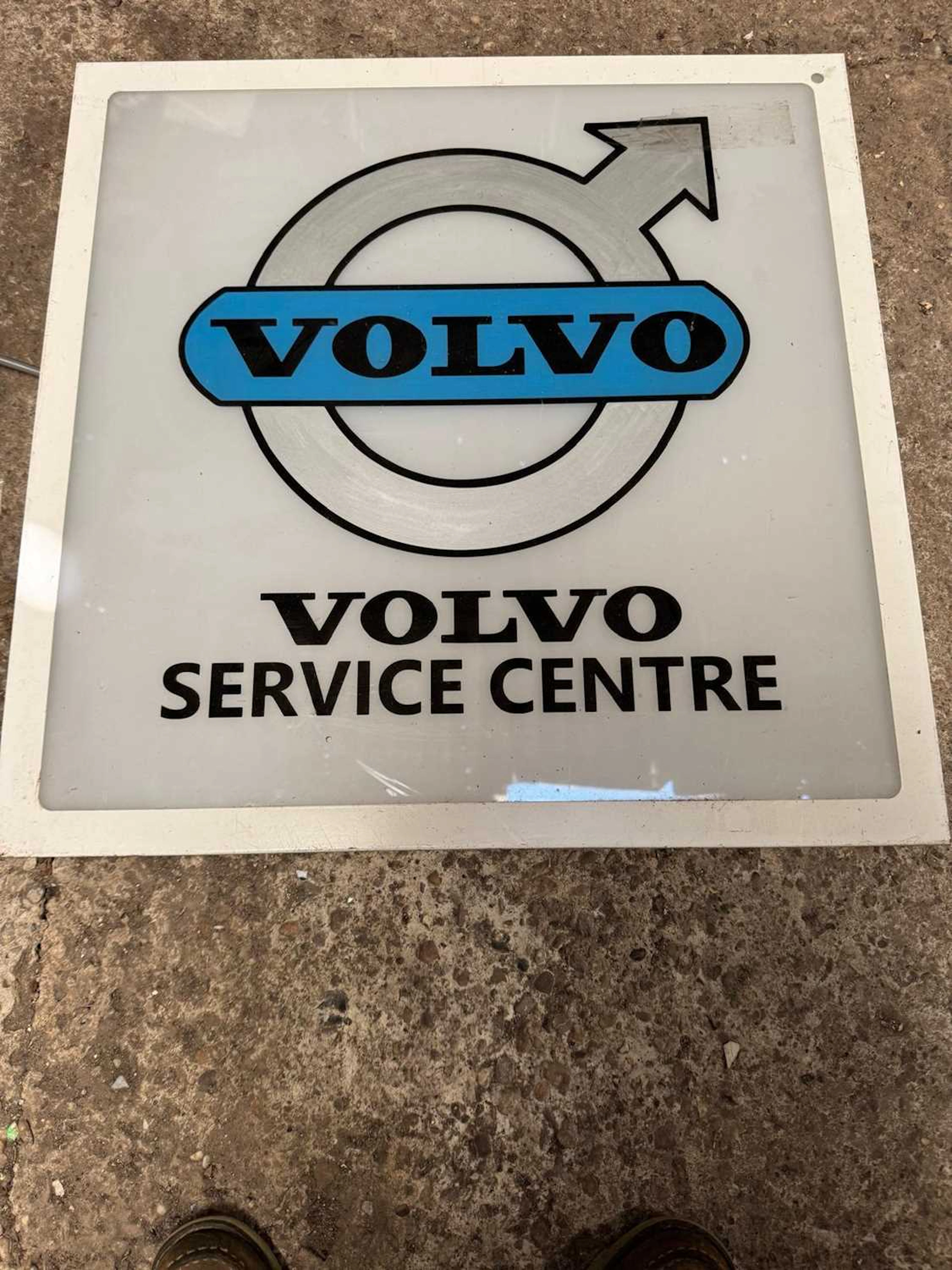 VOLVO LIGHT UP SIGN 24" X 24"